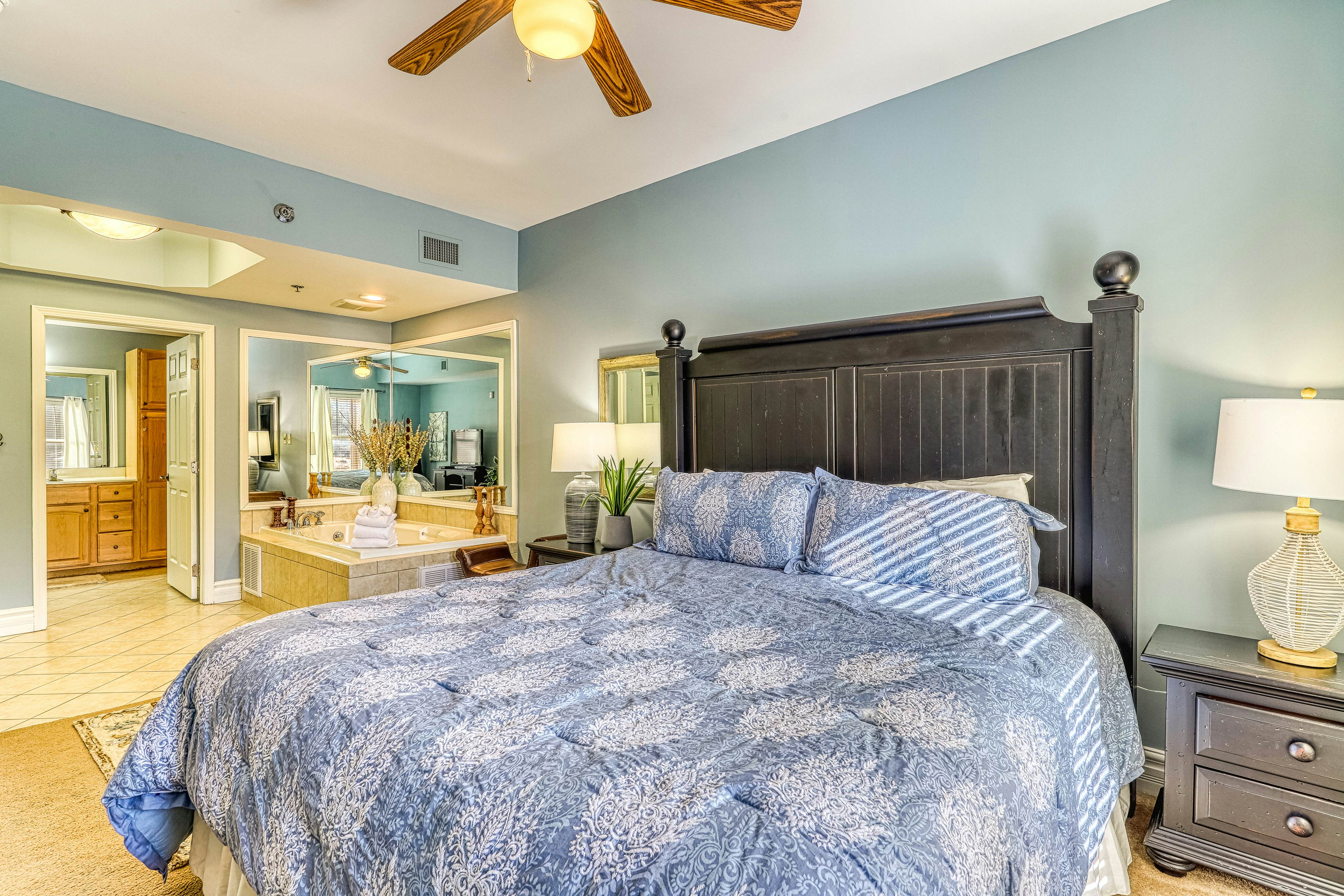 Inviting Condo, Sleeps 6・Jetted Tub・Fireplace・Gym