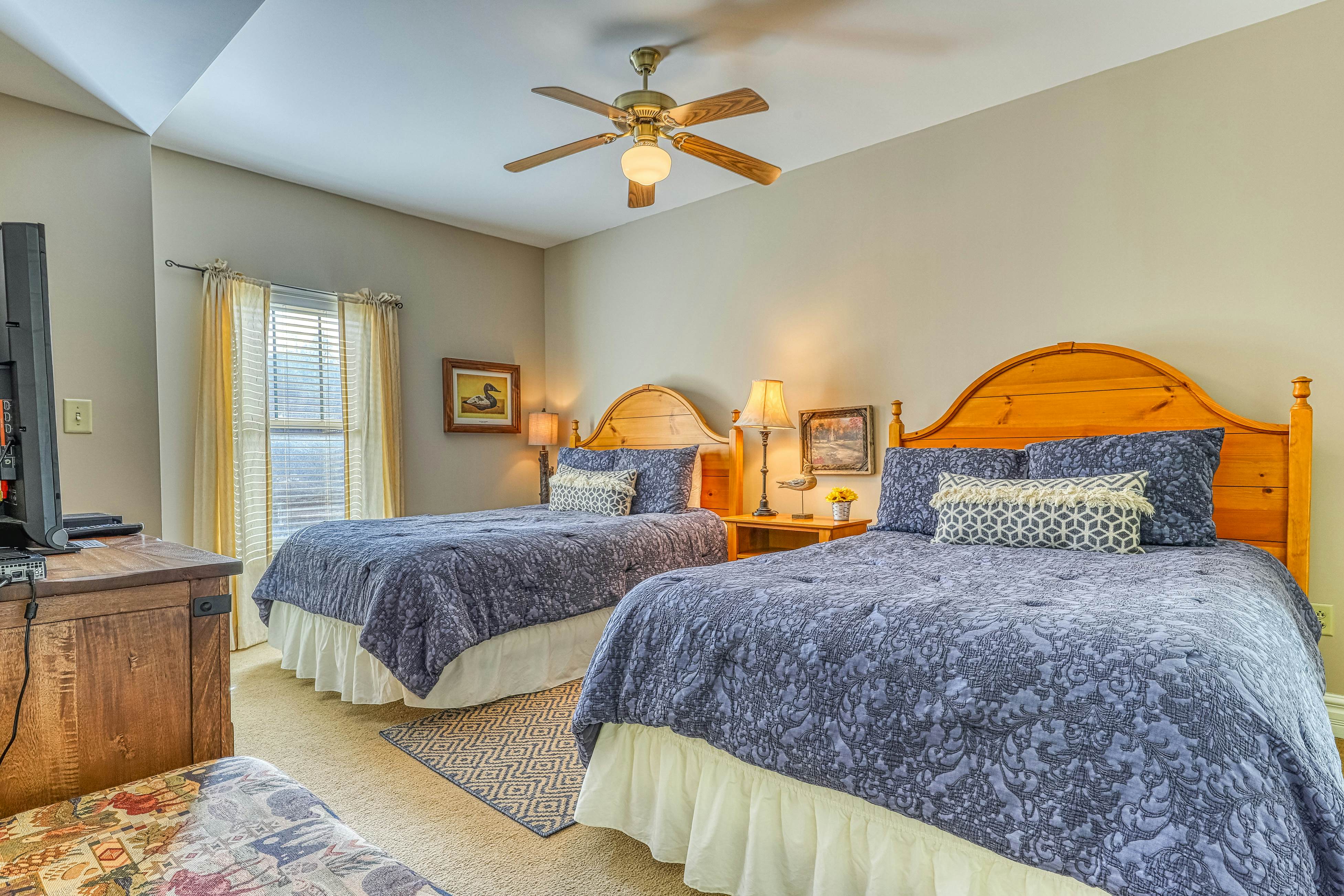 Inviting Condo, Sleeps 6・Jetted Tub・Fireplace・Gym