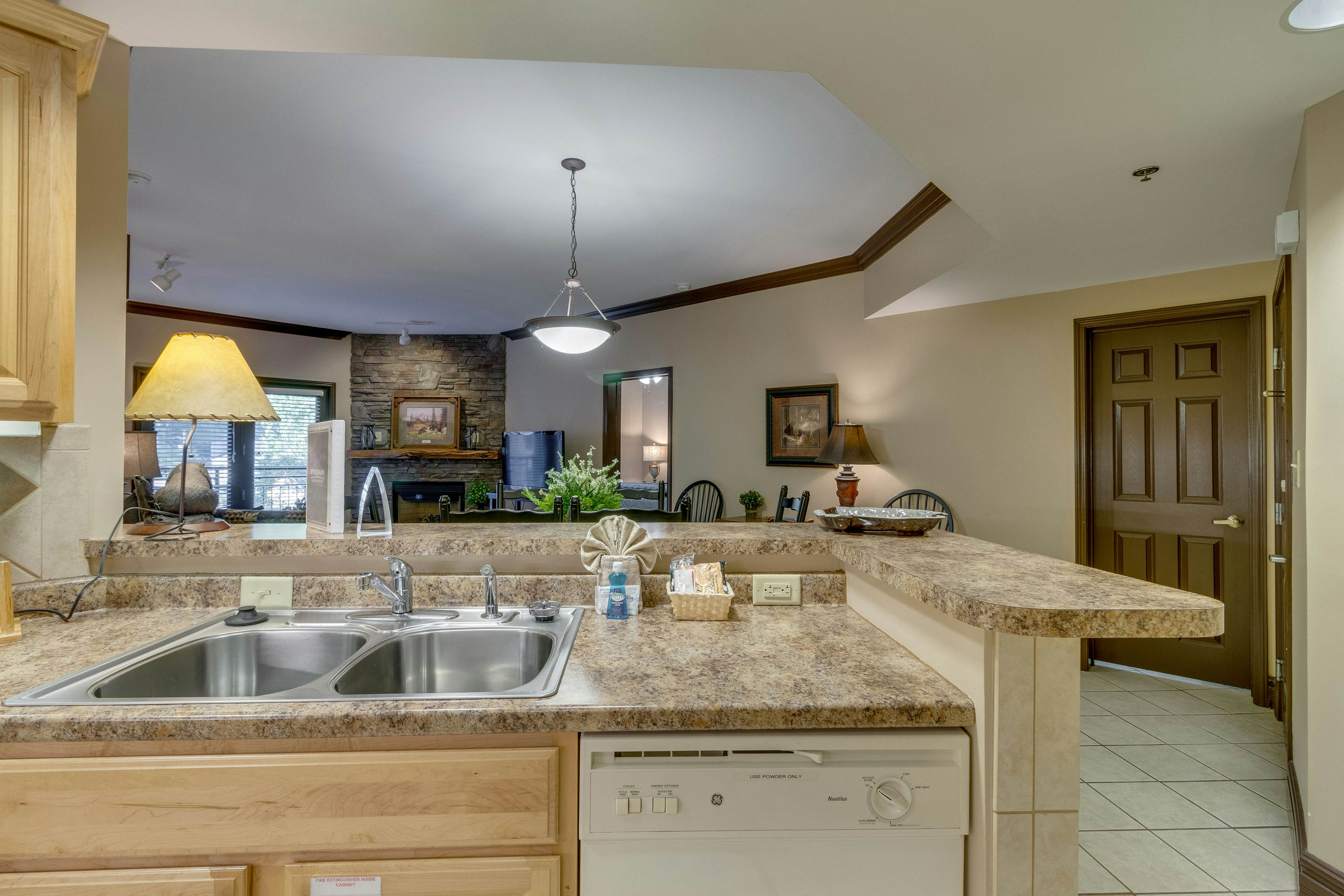 Charming Near Downtown Condo, Sleep 6・Fitness Room