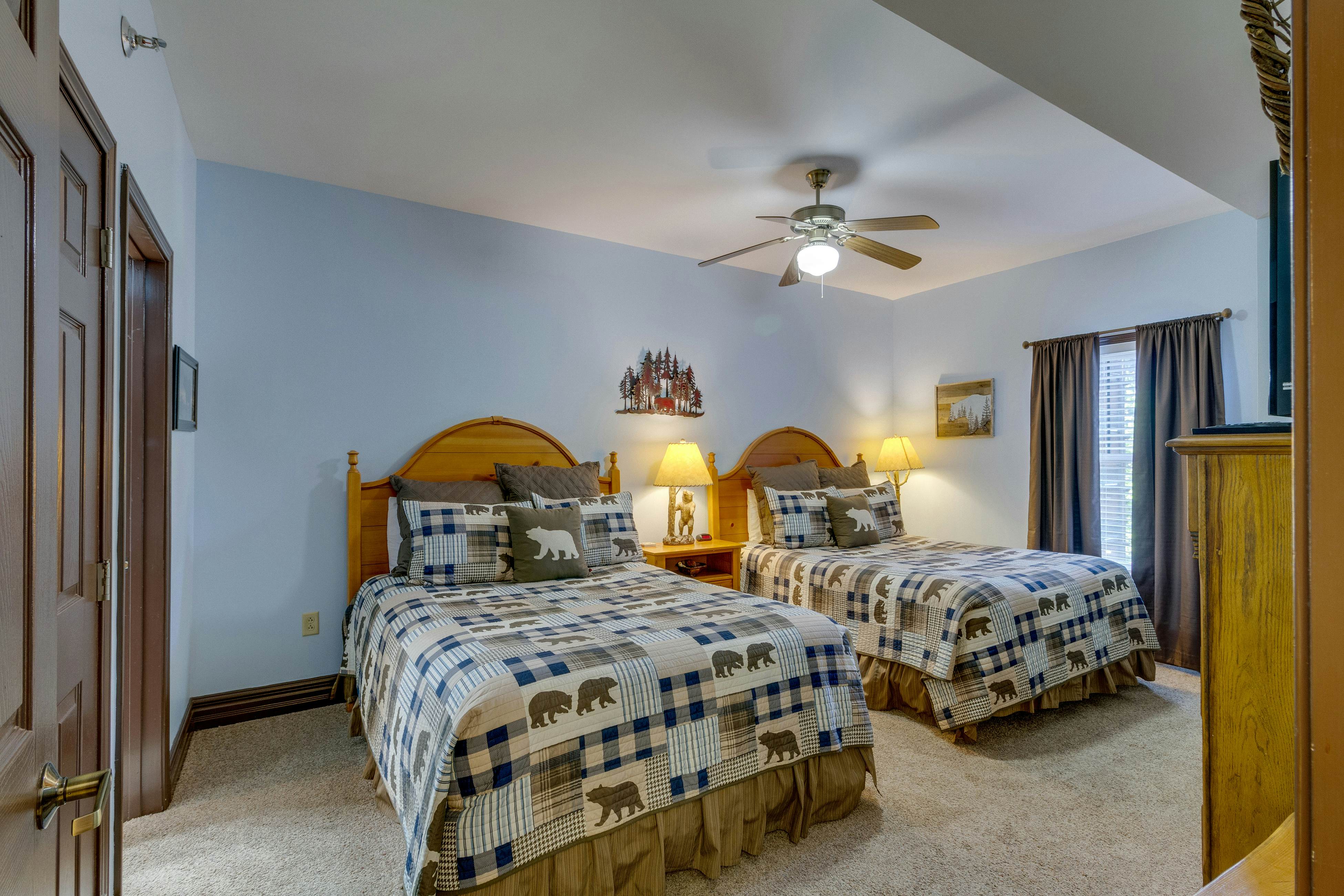 Charming Near Downtown Condo, Sleep 6・Fitness Room