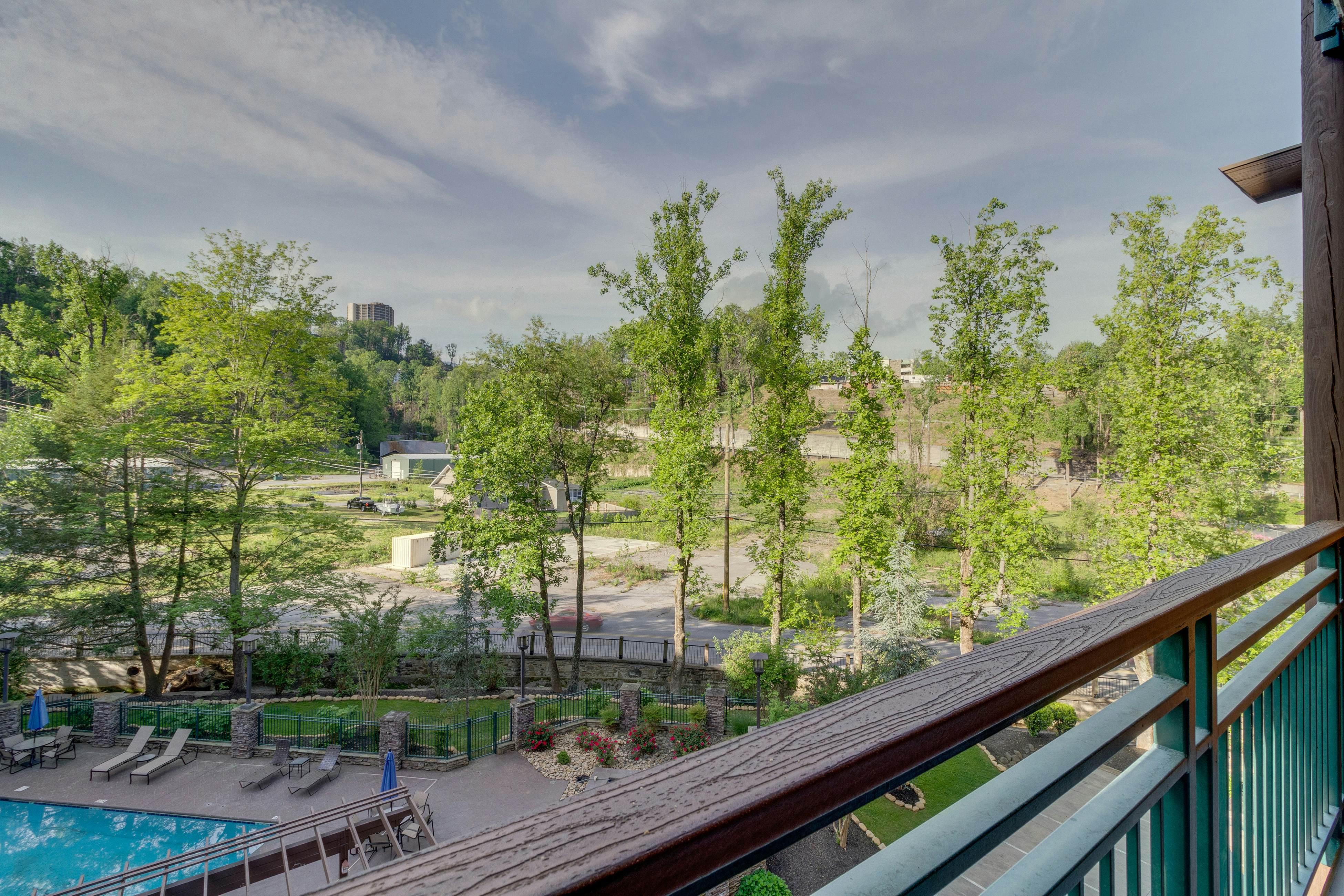 Charming Near Downtown Condo, Sleep 6・Fitness Room