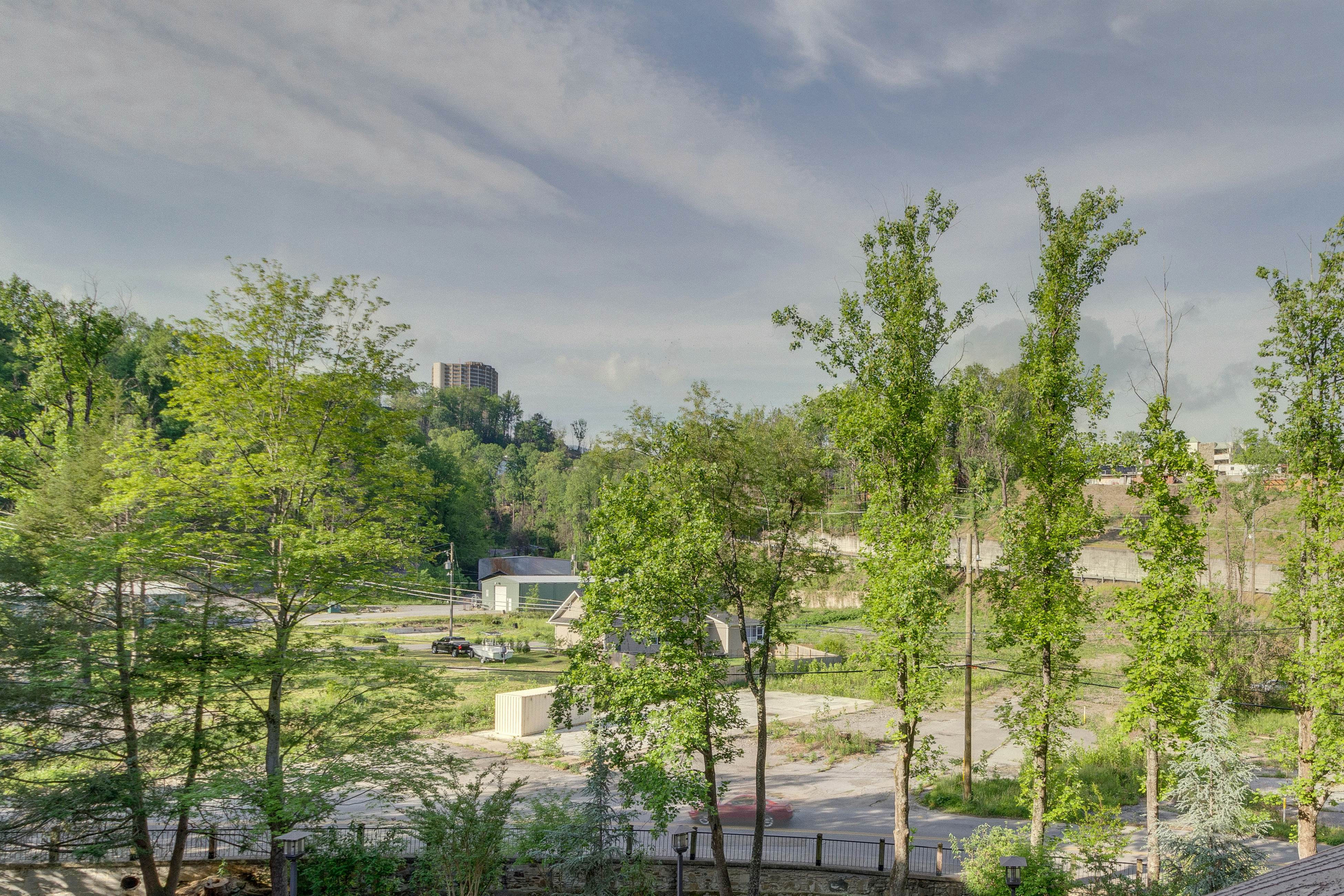 Charming Near Downtown Condo, Sleep 6・Fitness Room