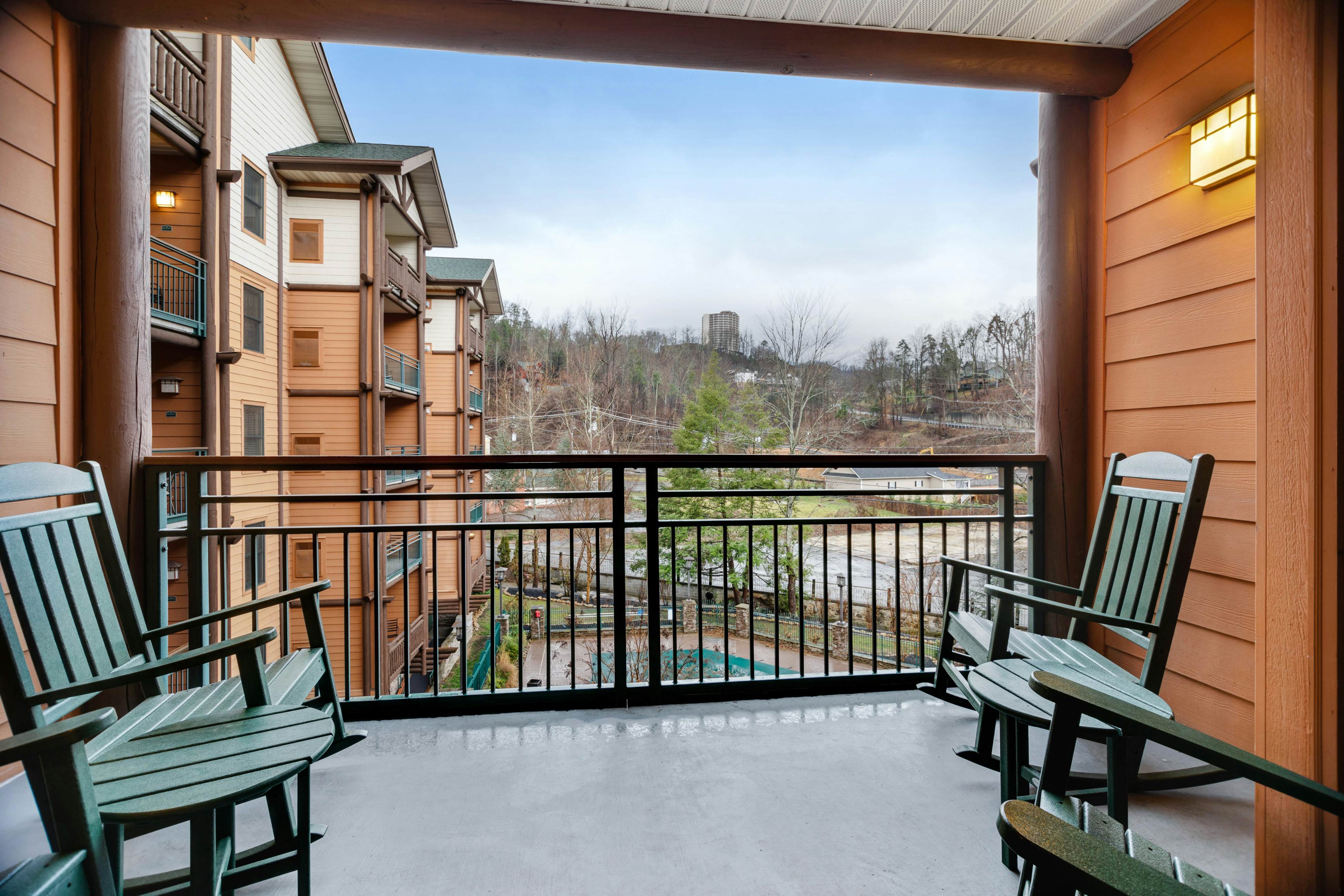 Elegant Downtown Condo, Sleeps 6・Jetted Tub・Gym