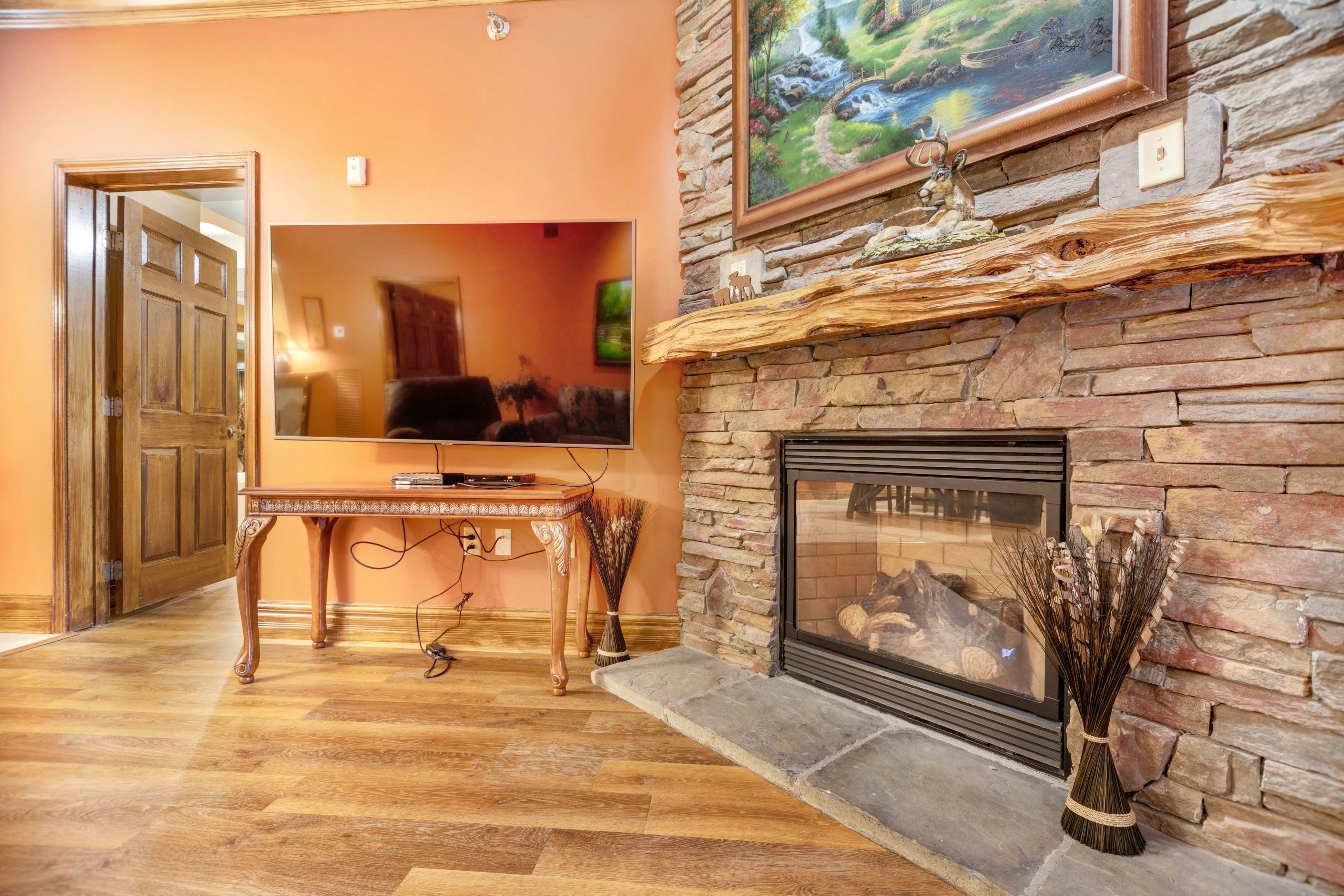 Elegant Downtown Condo, Sleeps 6・Jetted Tub・Gym