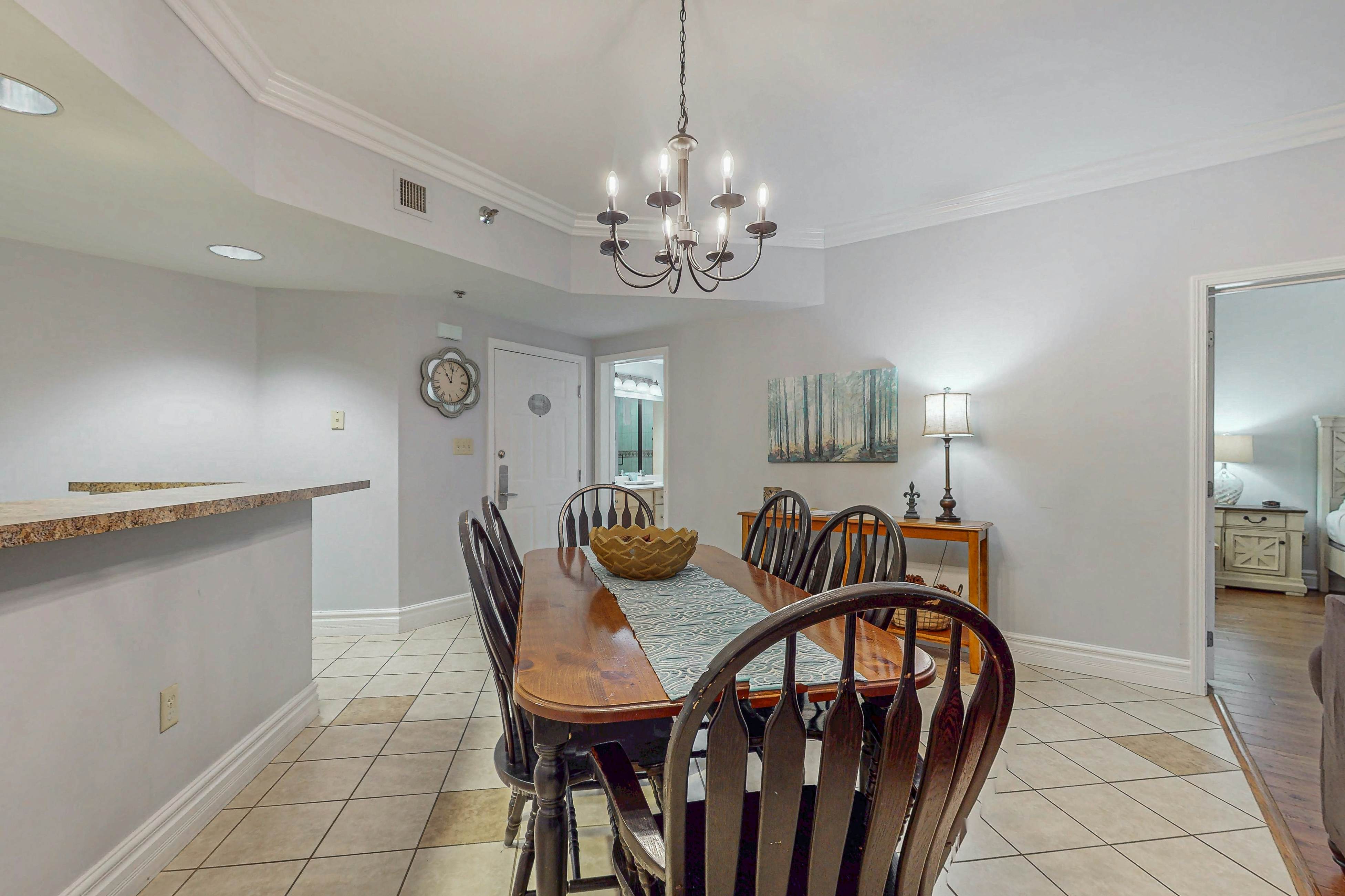 Polished Downtown Condo, Sleeps 6・Jetted Tub・Gym