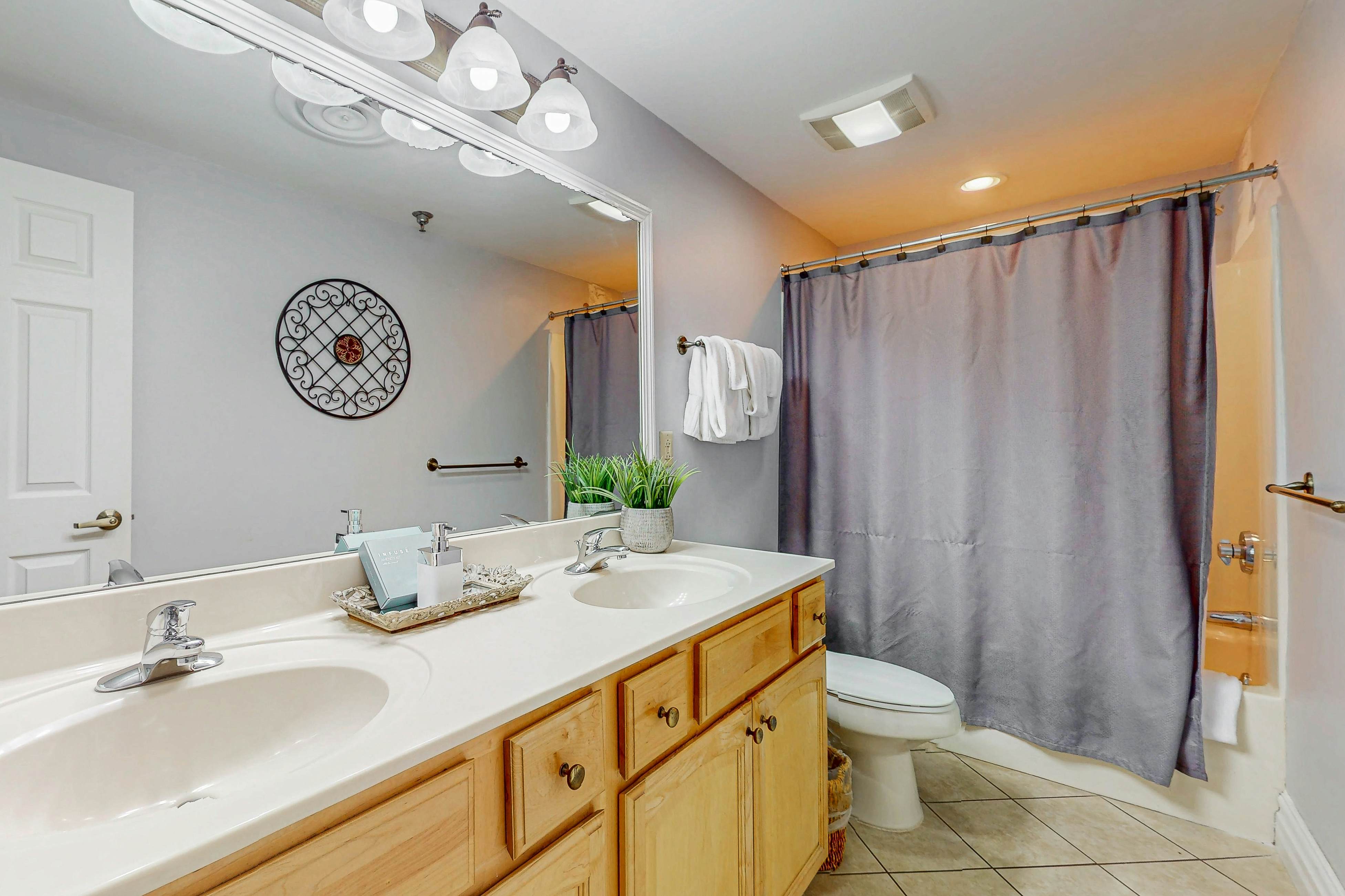 Polished Downtown Condo, Sleeps 6・Jetted Tub・Gym