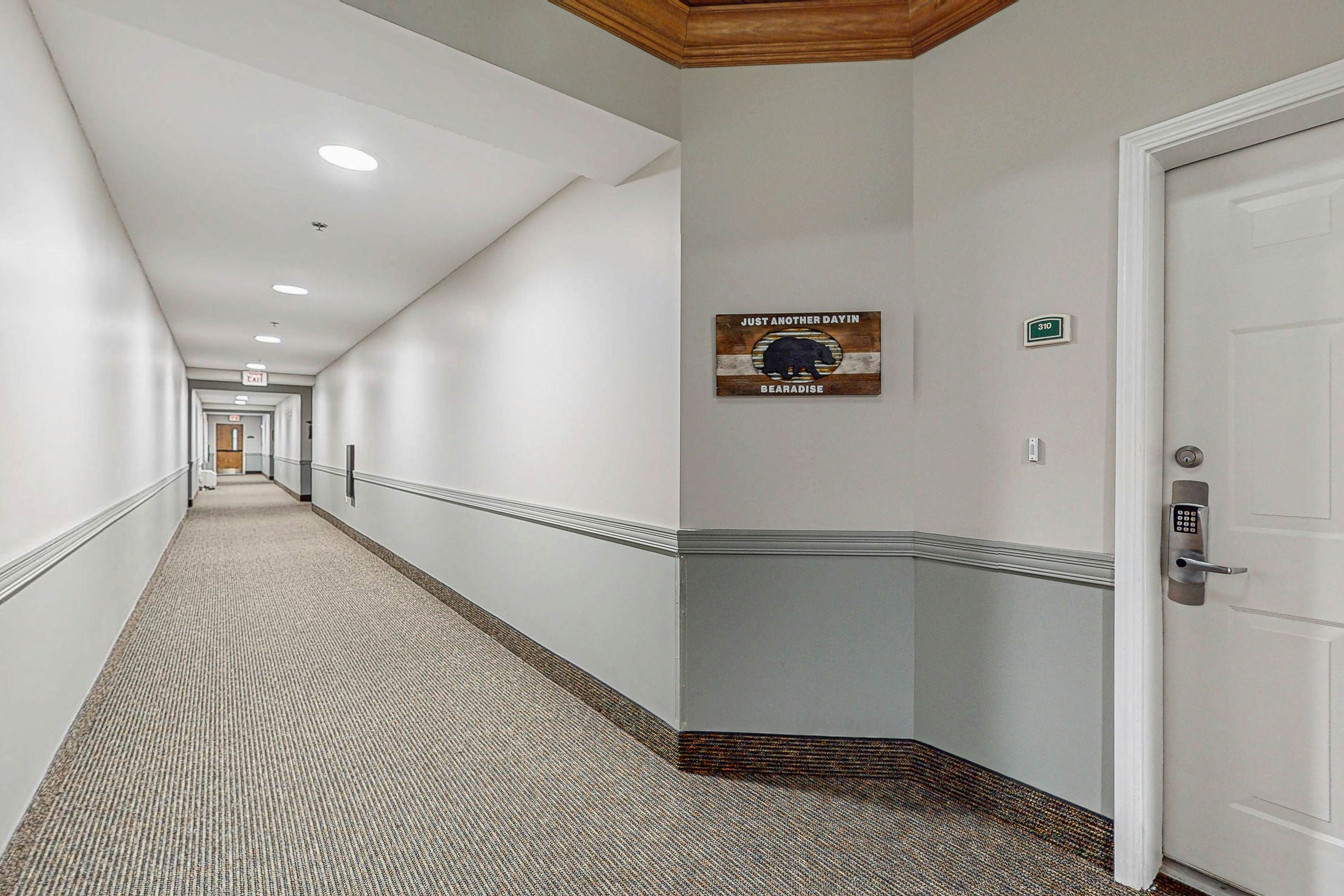 Polished Downtown Condo, Sleeps 6・Jetted Tub・Gym