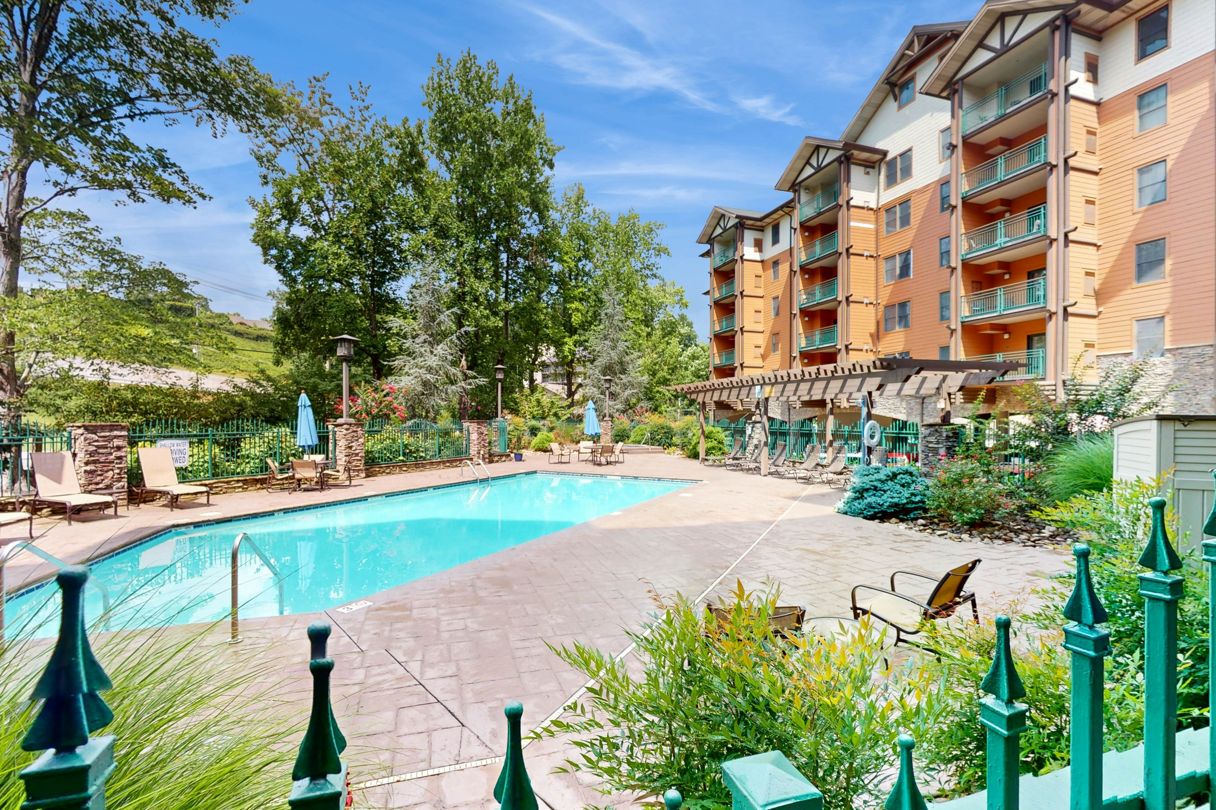 Polished Downtown Condo, Sleeps 6・Jetted Tub・Gym