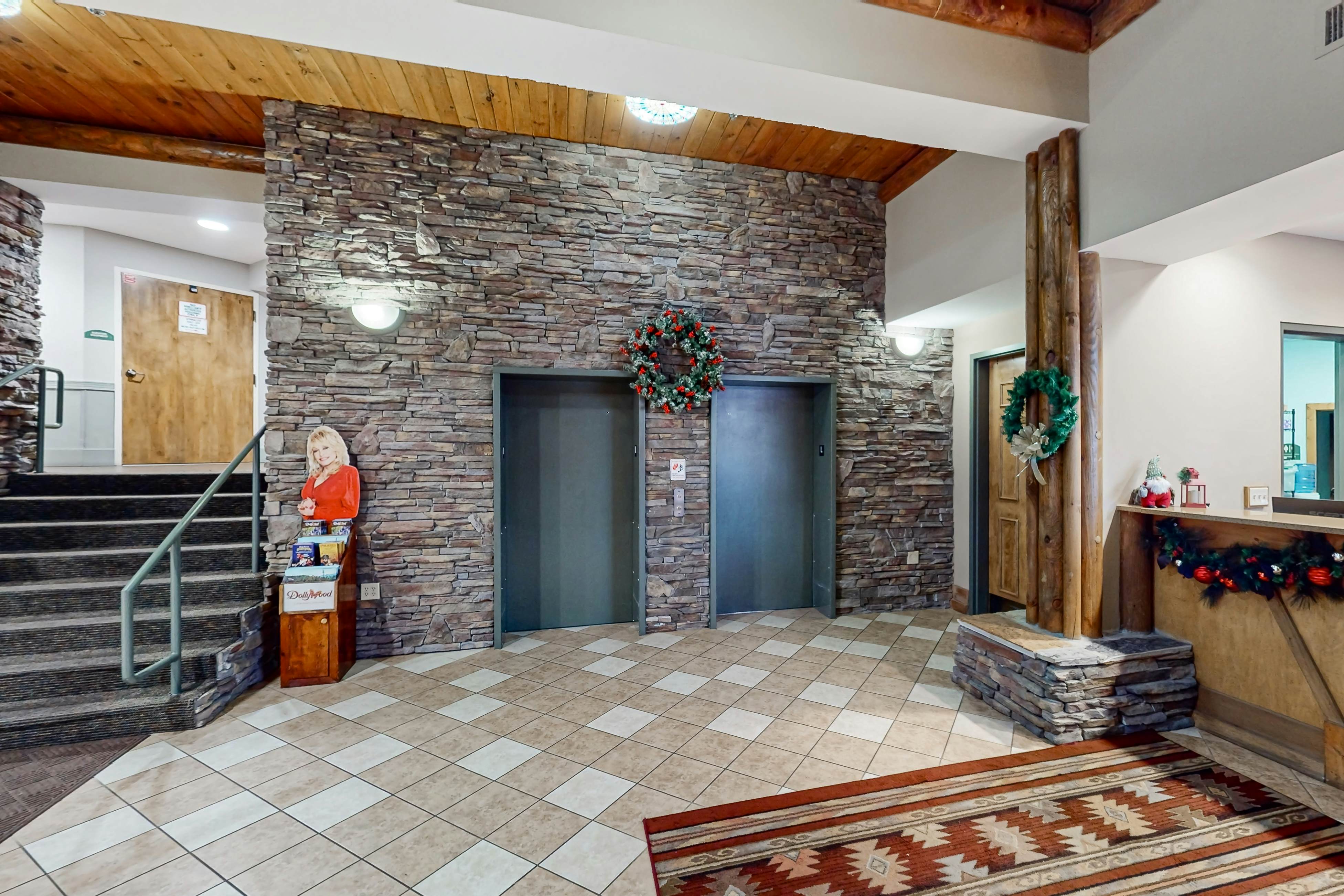 Perfectly Located Condo, Sleeps 6・Jetted Tub・Gym