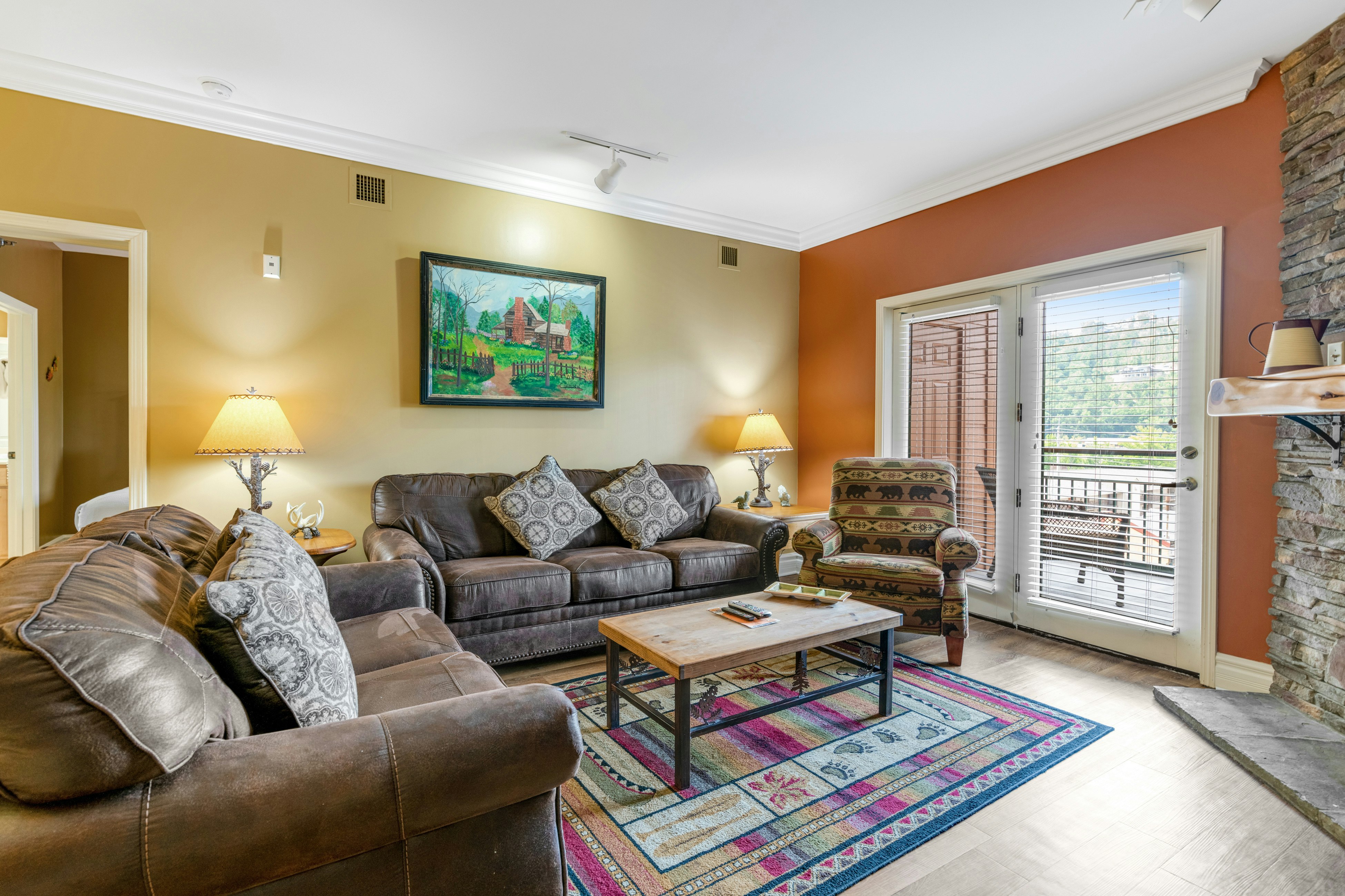 Mountain View Condo, Sleeps 6・Walk downtown・Gym