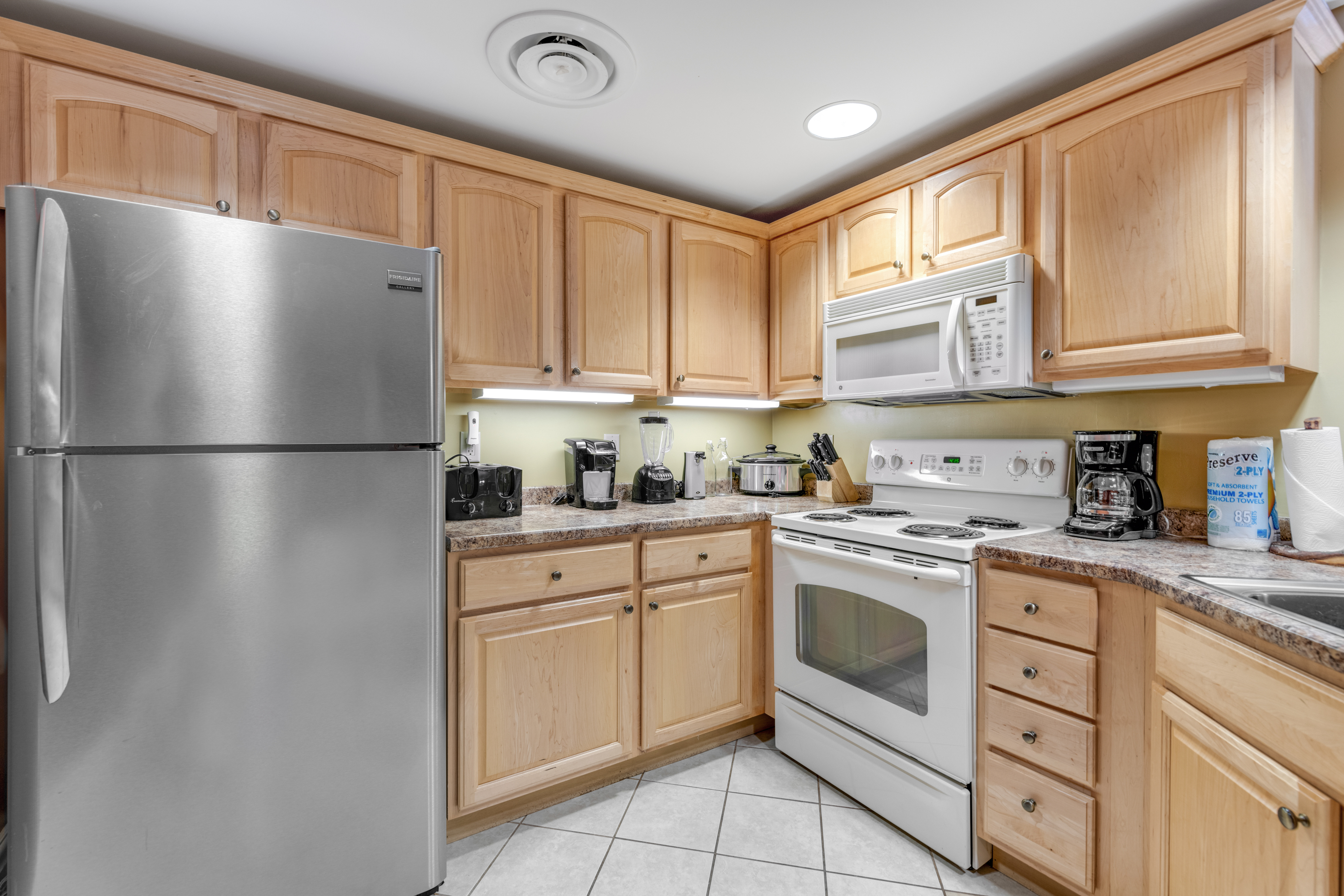 Mountain View Condo, Sleeps 6・Walk downtown・Gym