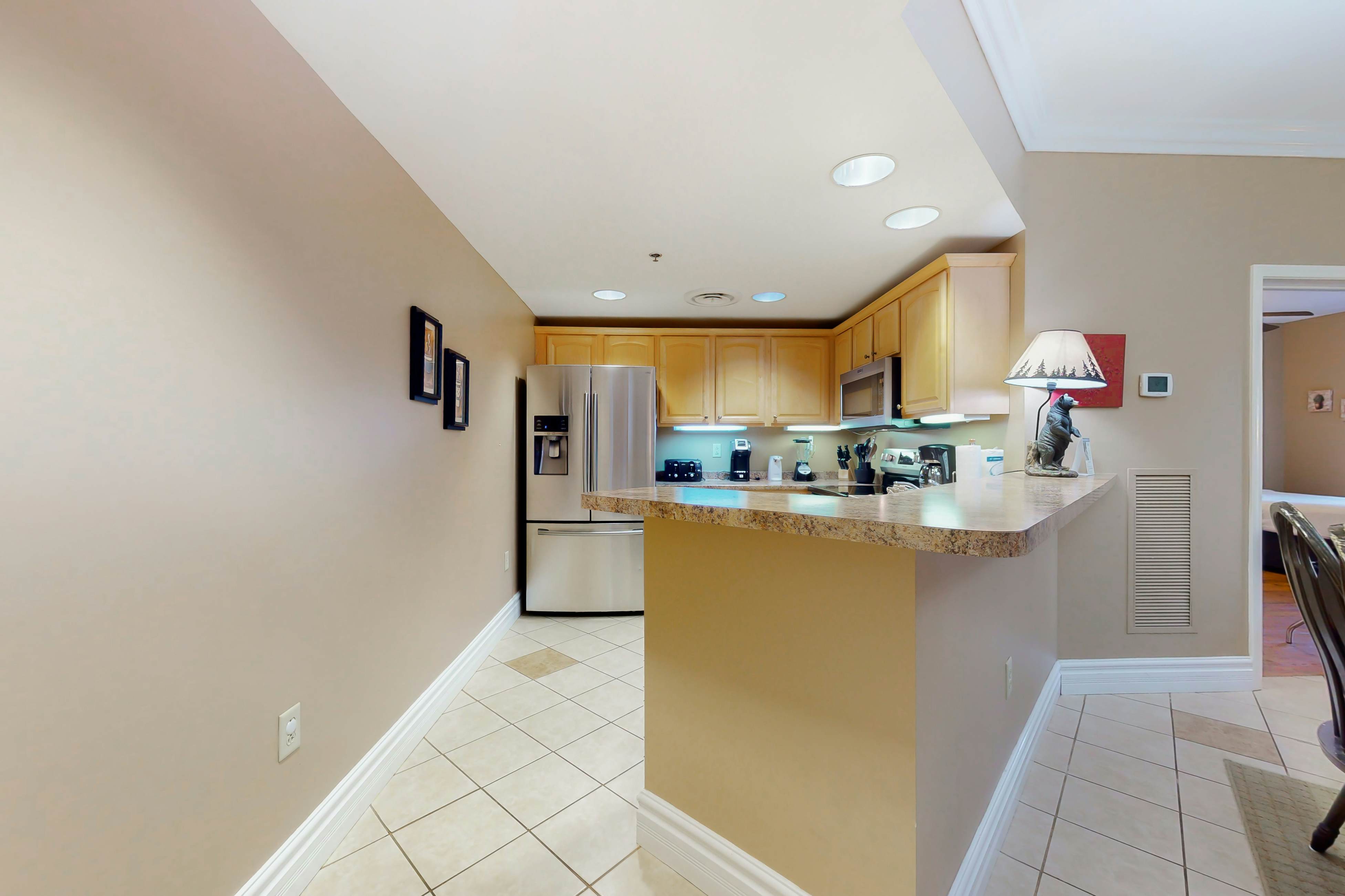 Welcoming Condo W Jetted Tub, Sleeps 6・Fireplace