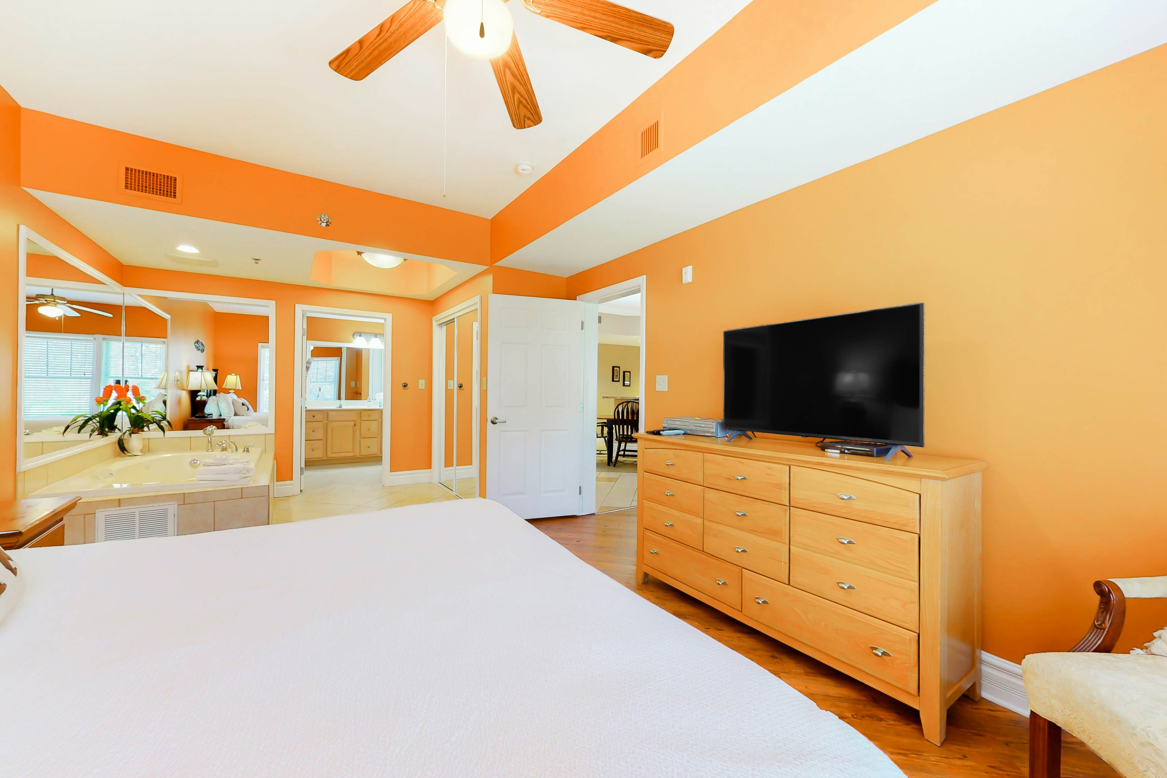 Welcoming Condo W Jetted Tub, Sleeps 6・Fireplace