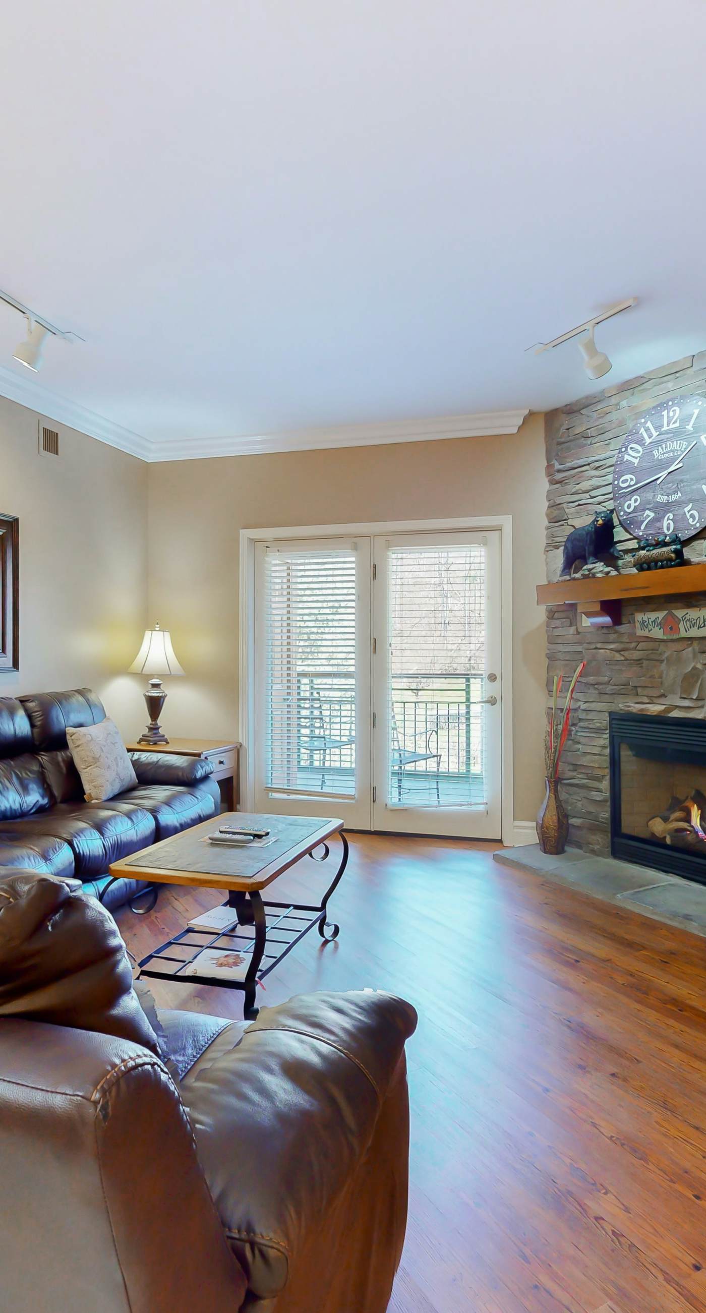 Welcoming Condo W Jetted Tub, Sleeps 6, Fireplace