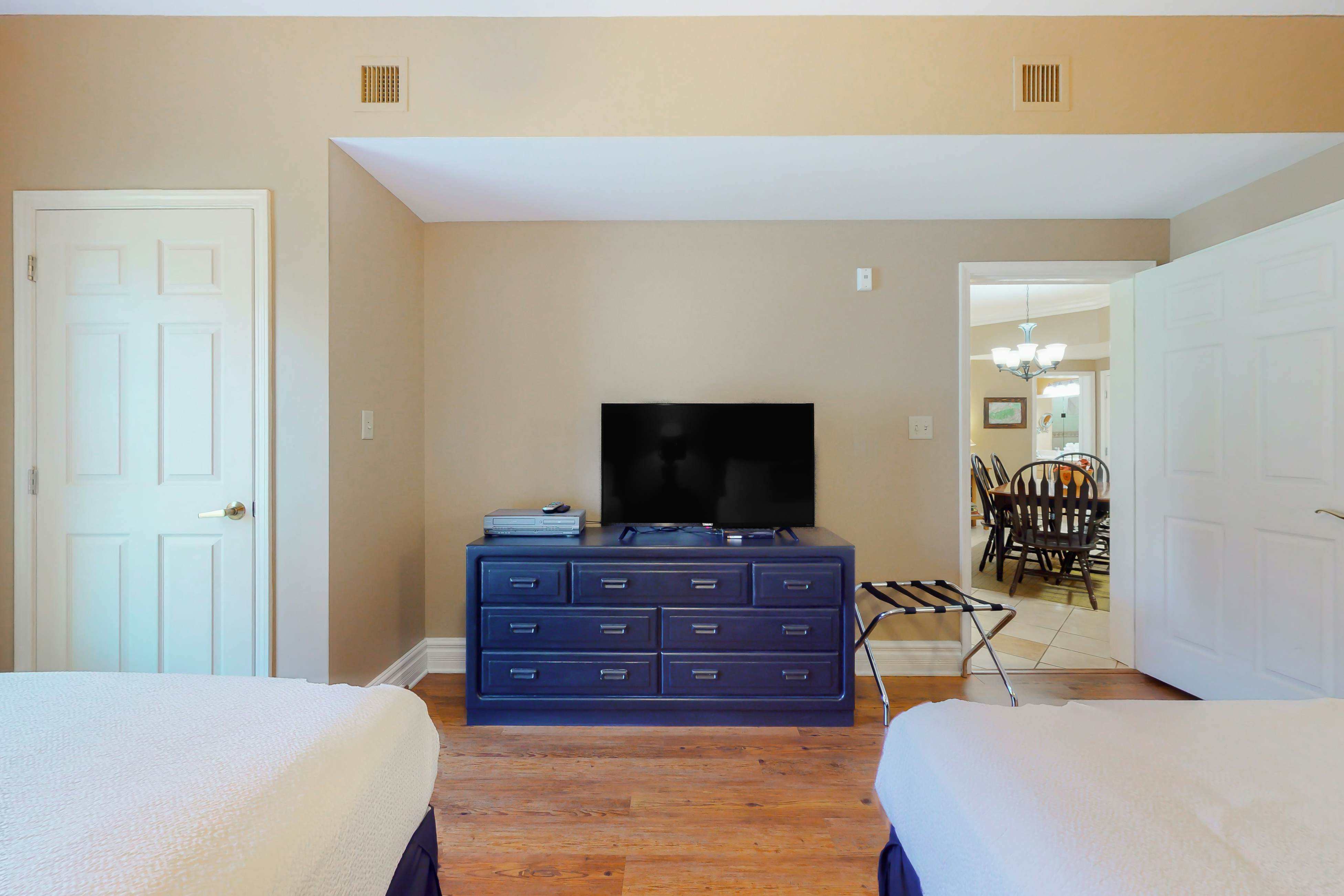 Welcoming Condo W Jetted Tub, Sleeps 6・Fireplace