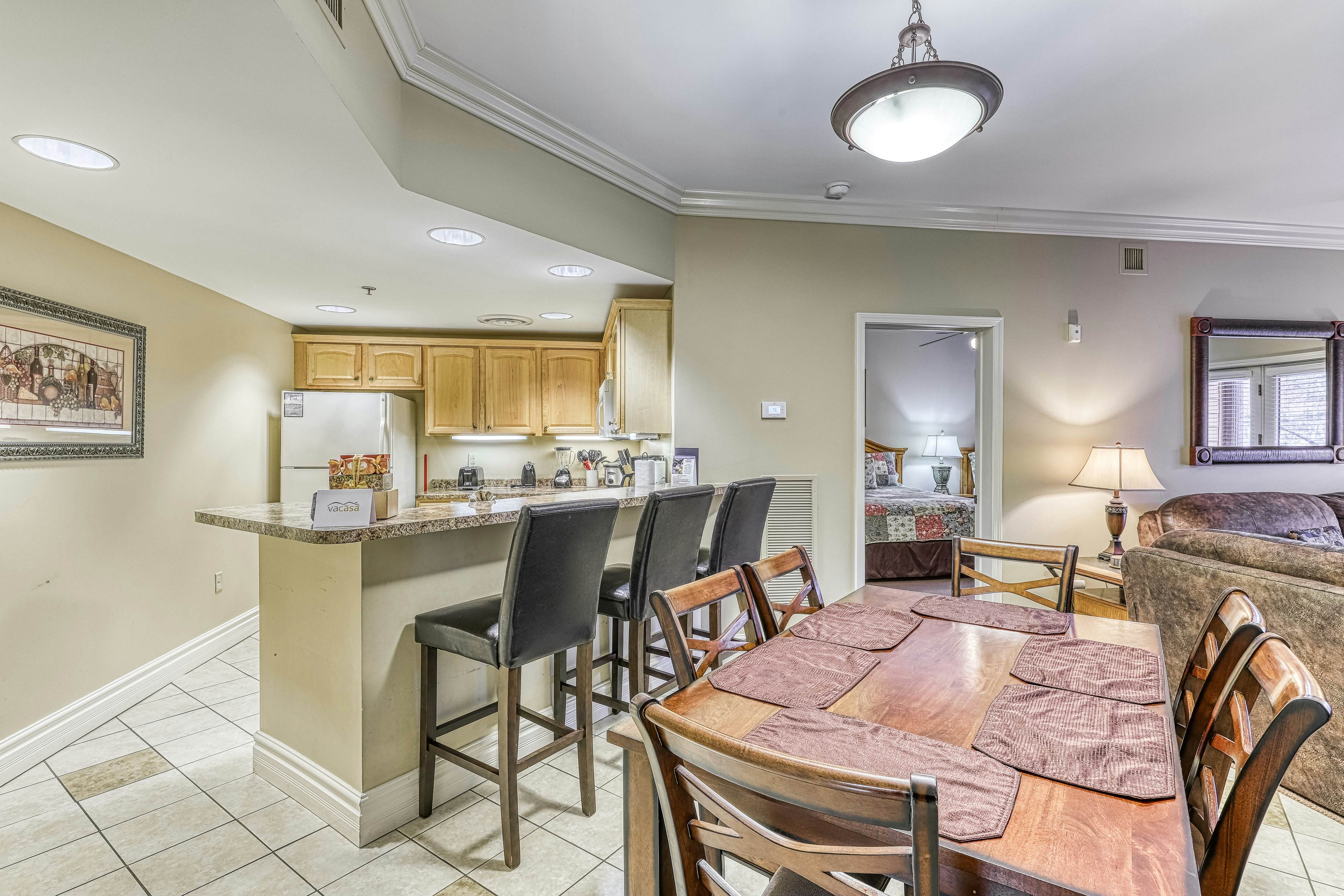 Spacious Luxe Condo, Sleeps 8・Near downtown・Tub