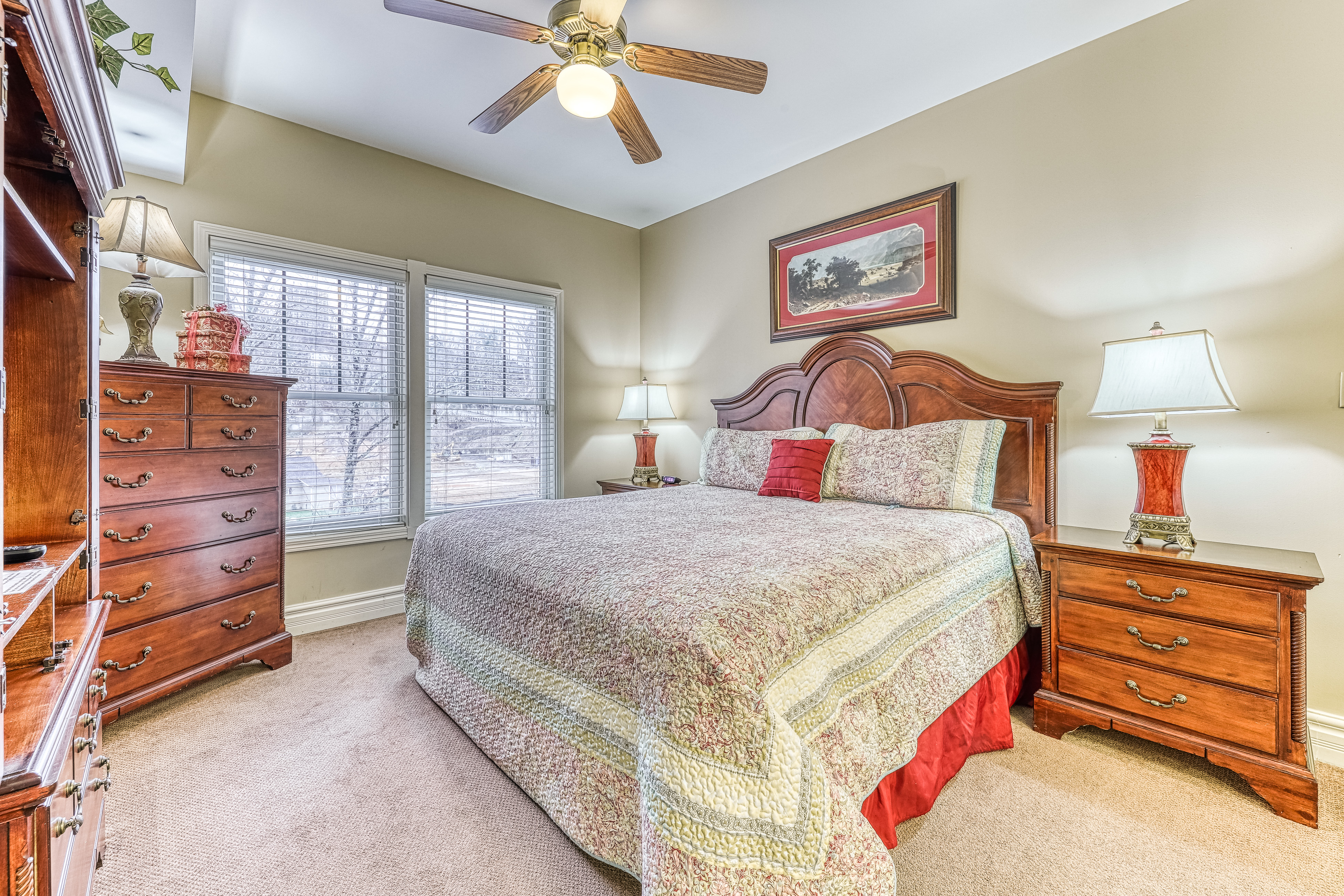 Spacious Luxe Condo, Sleeps 8・Near downtown・Tub