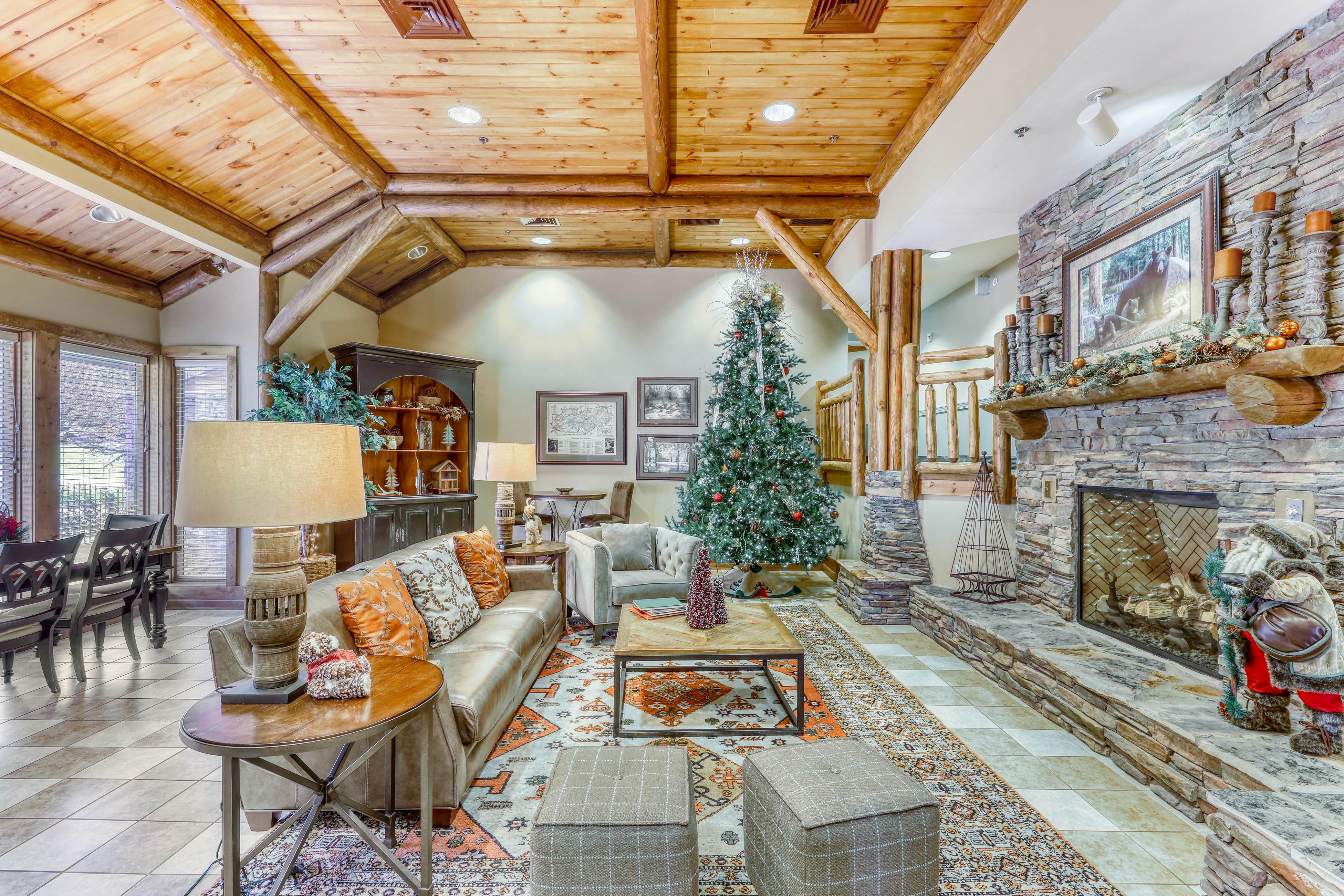 Spacious Luxe Condo, Sleeps 8・Near downtown・Tub