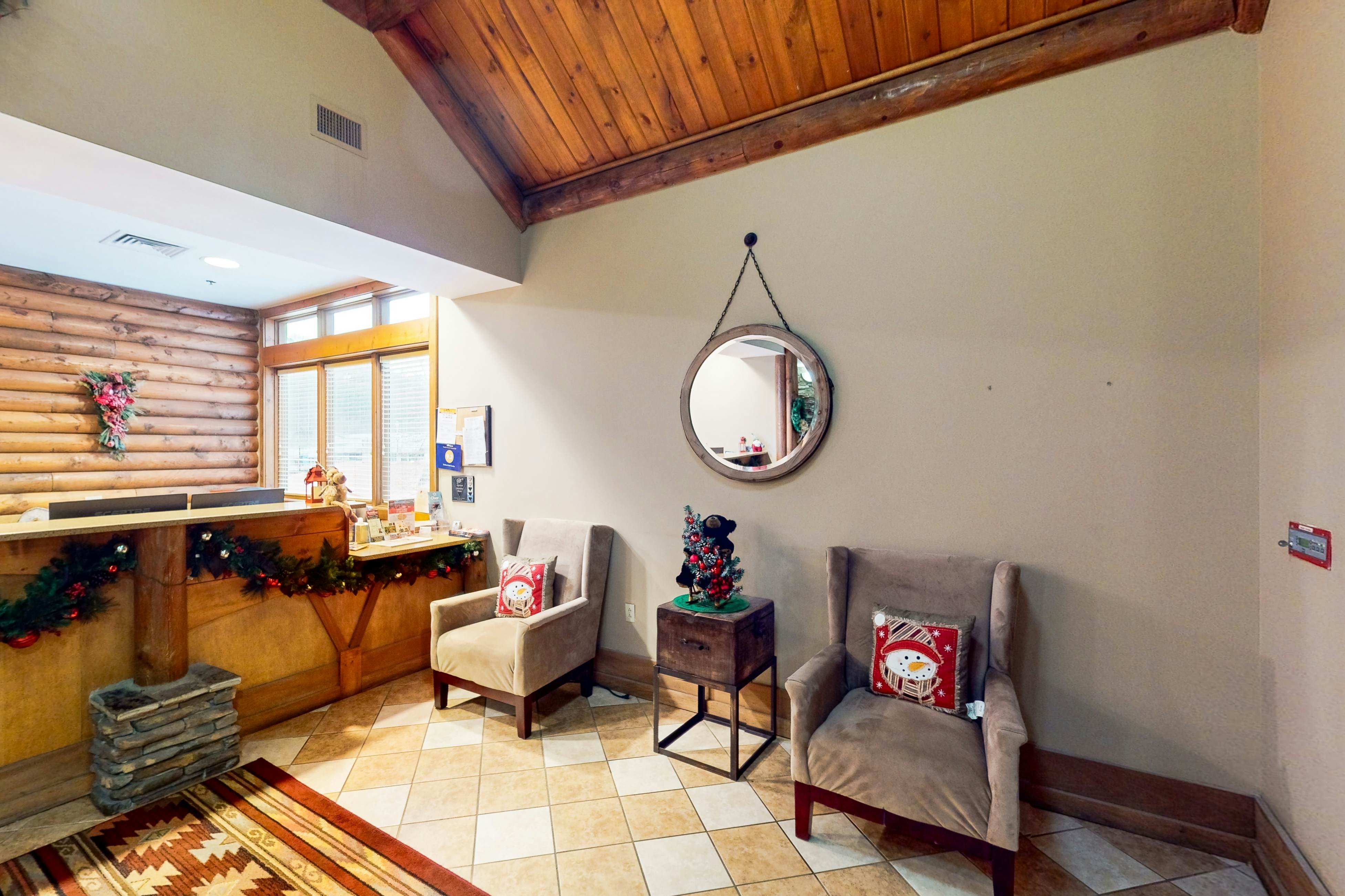 Find Relaxed Luxe, Sleeps 6・Jetted Tub・Downtown