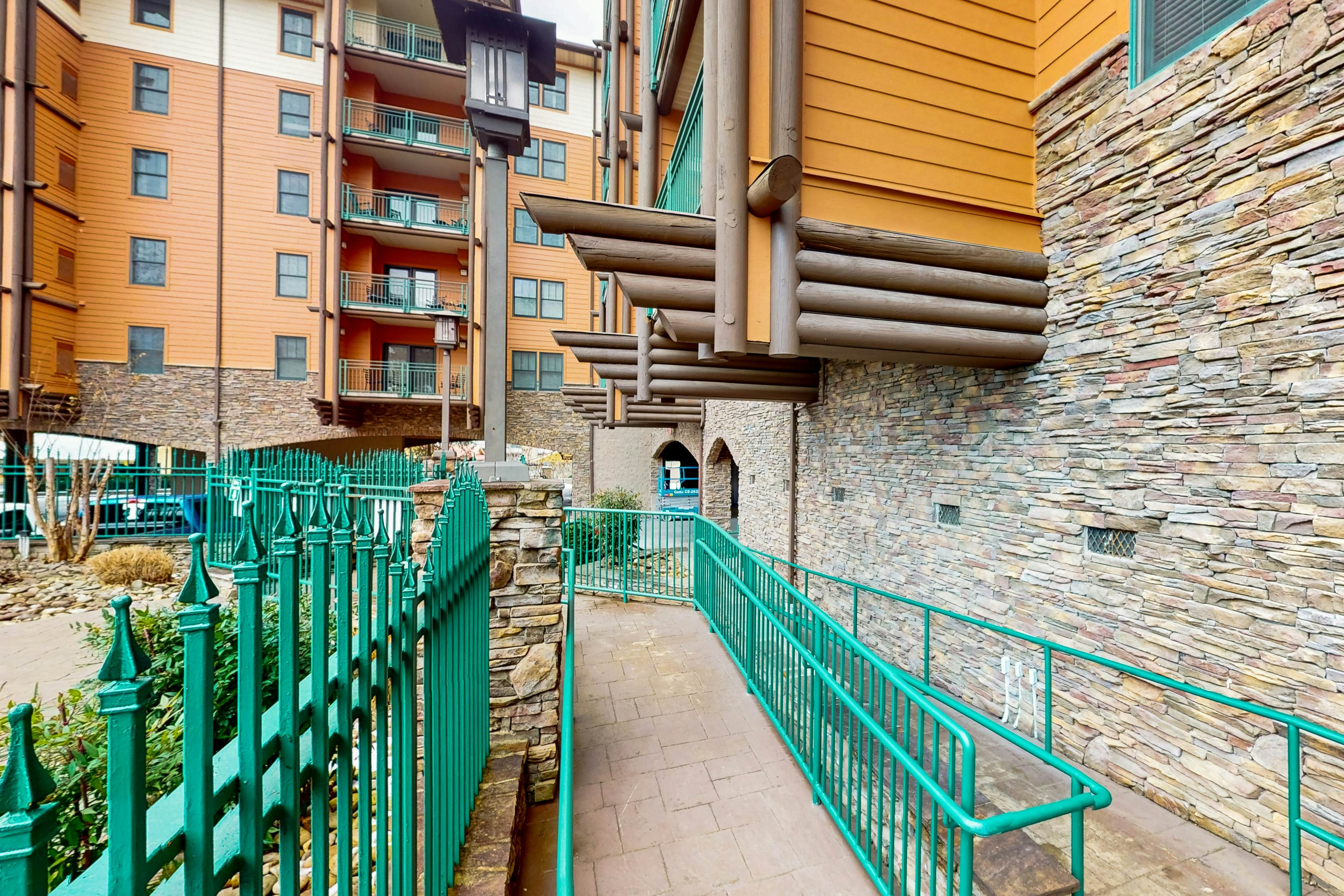 Find Relaxed Luxe, Sleeps 6・Jetted Tub・Downtown