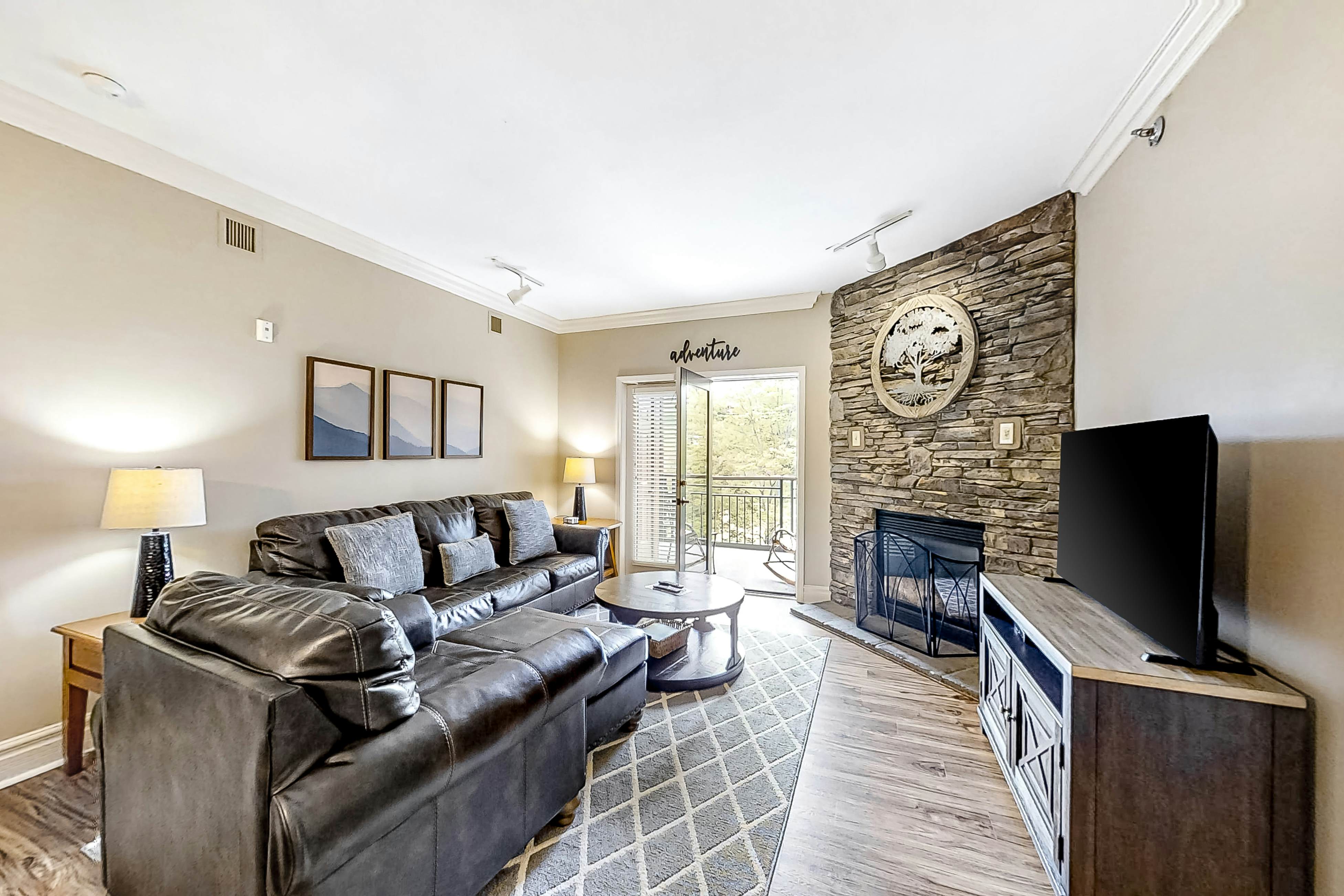 Elegant View Condo, Sleeps 6・Balcony・Jetted Tub