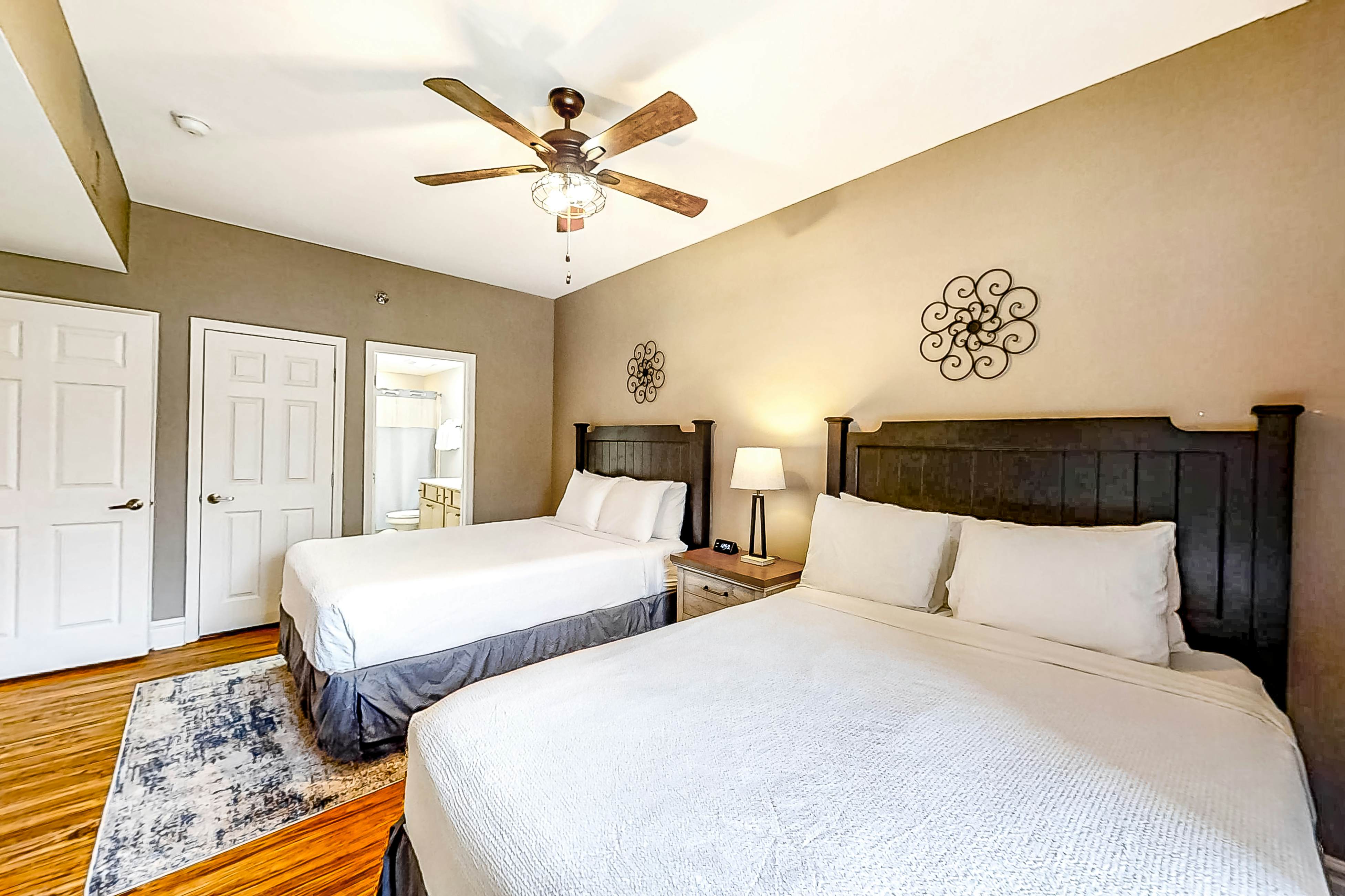 Elegant View Condo, Sleeps 6・Balcony・Jetted Tub