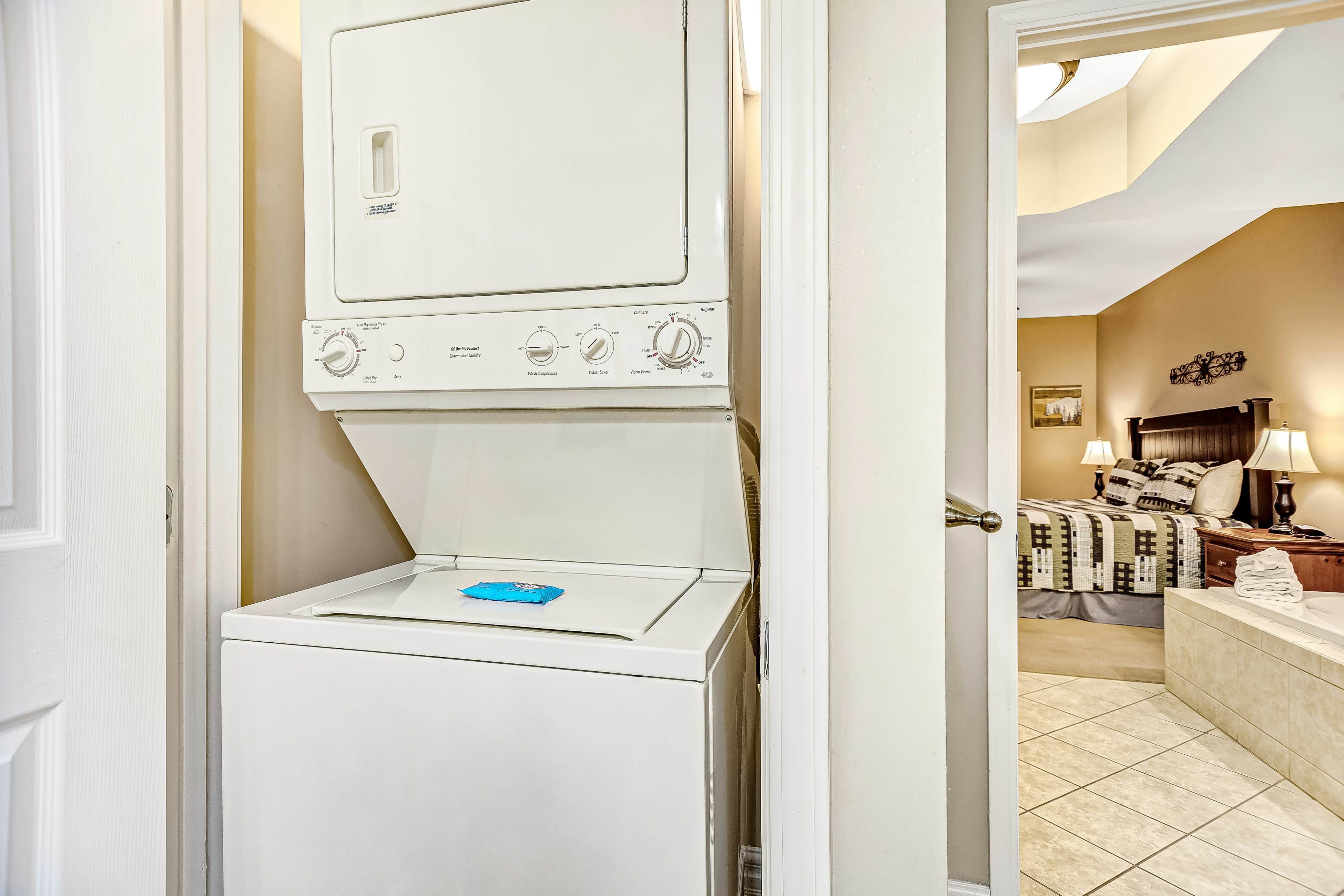 Elegant View Condo, Sleeps 6・Balcony・Jetted Tub