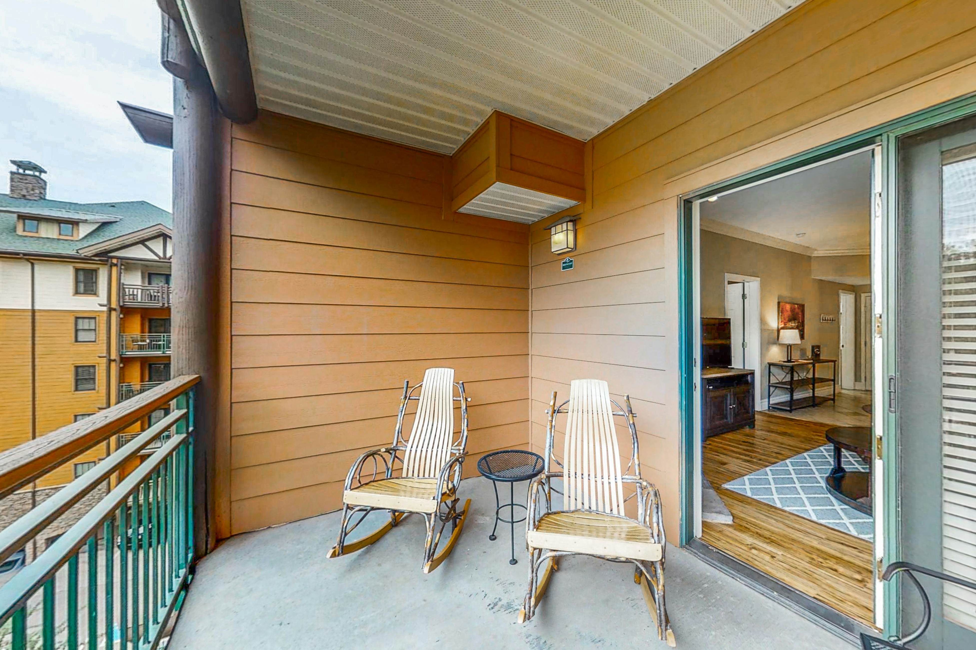 Elegant View Condo, Sleeps 6・Balcony・Jetted Tub