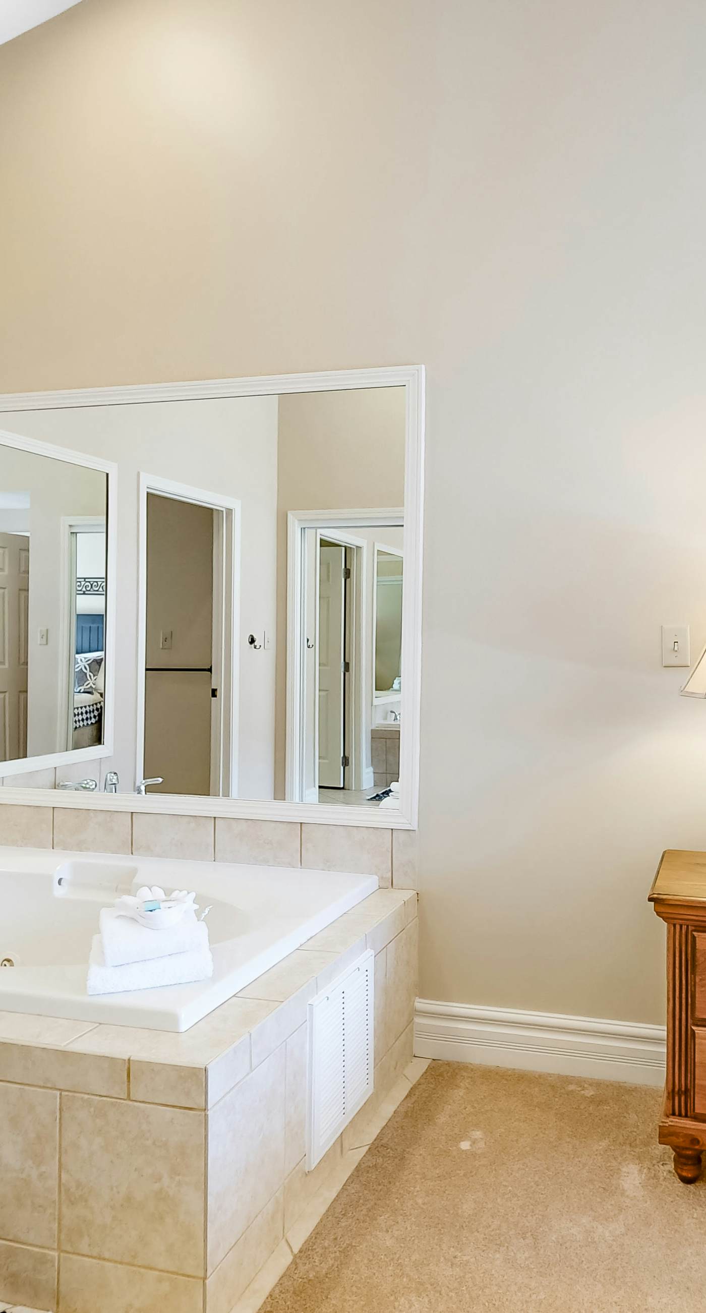 5th Floor Condo, Sleeps 6・Jetted Tub・Fireplace