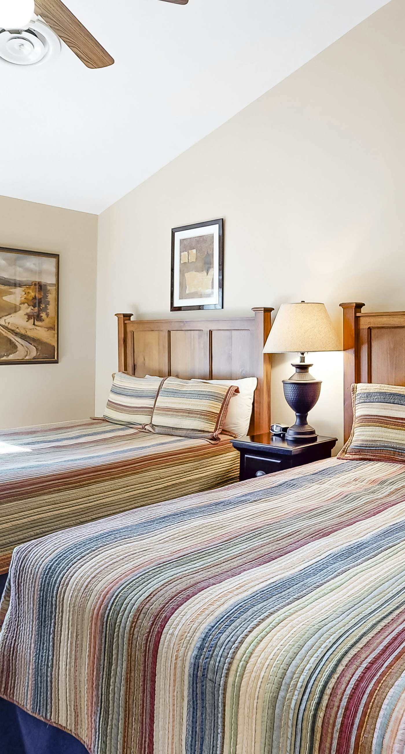 5th Floor Condo, Sleeps 6・Jetted Tub・Fireplace