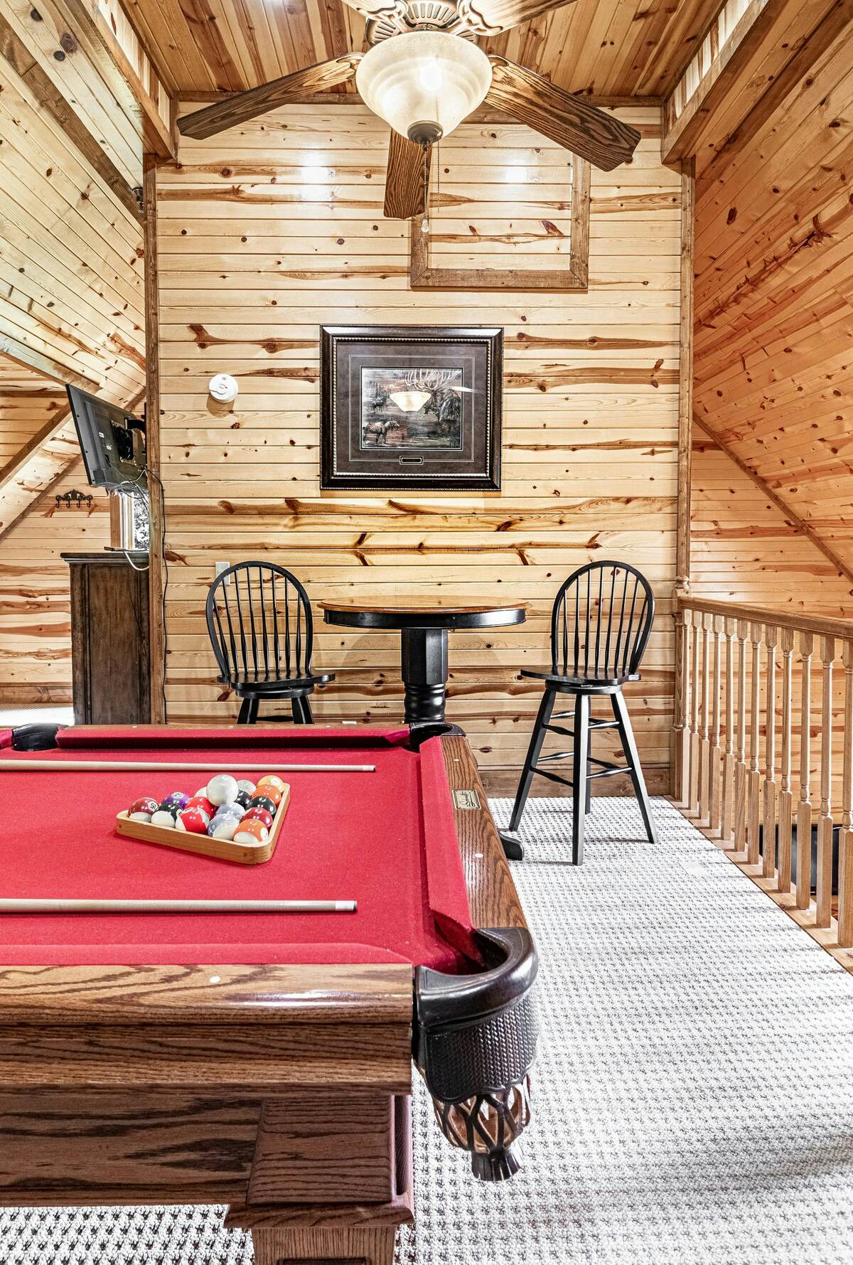 Cozy Retreat N Smoky, Sleeps 6・Hot Tub・Pool Table