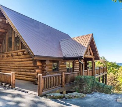 Cozy Log Cabin Retreat, Sleeps 10・Hot Tub・Firepit