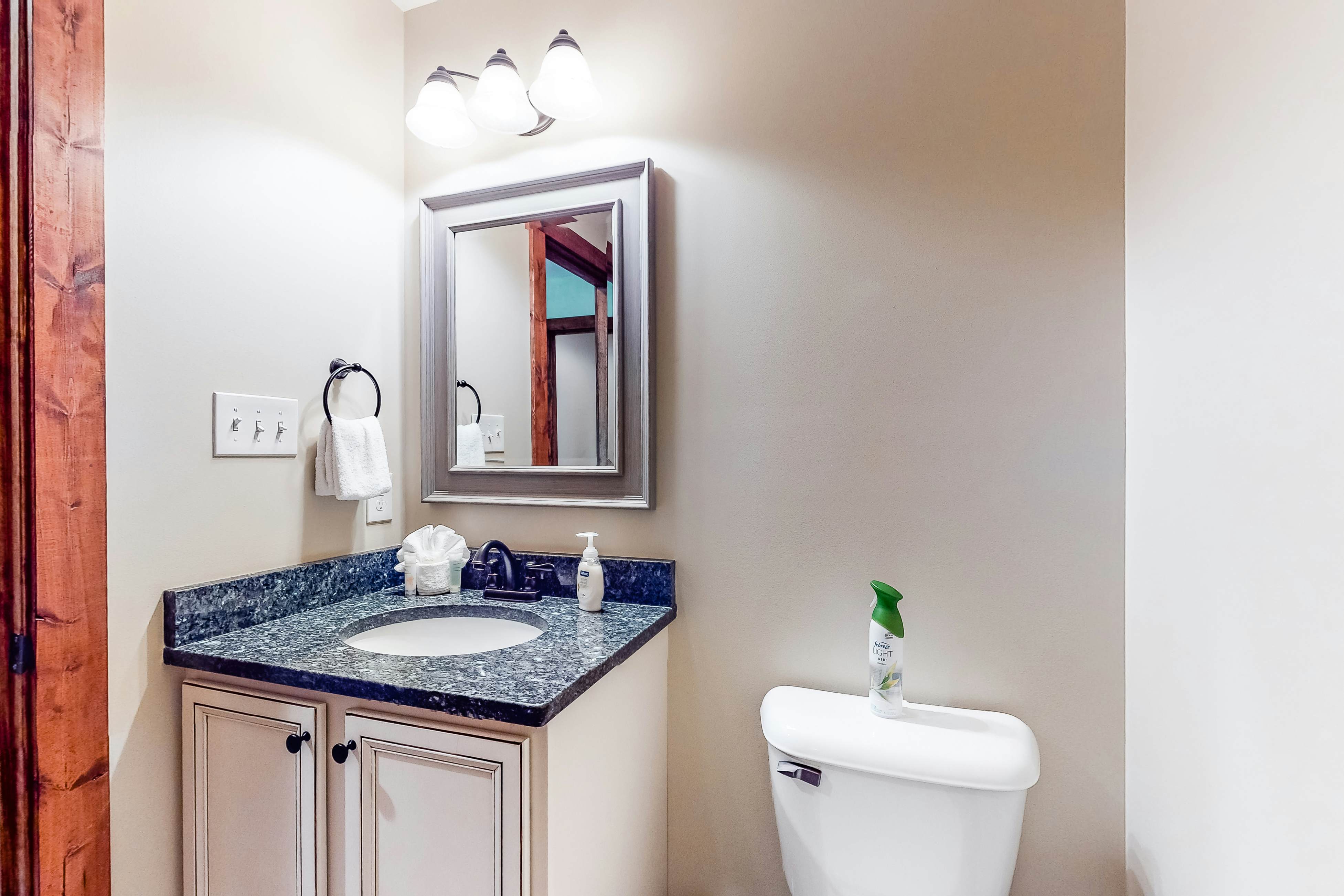 Lakefront Retreat | Fireplace, Deck & Boat Slip