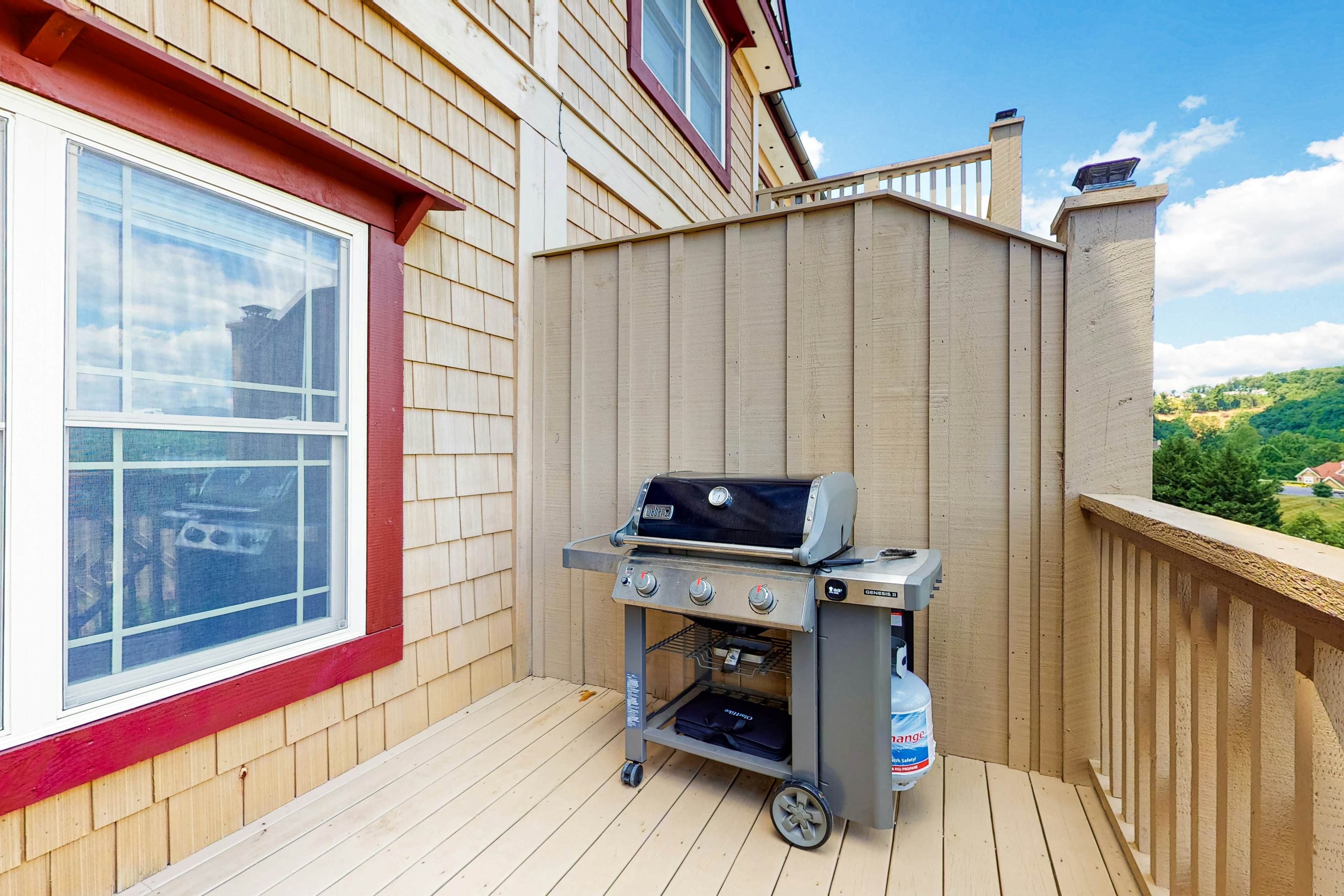 Lakefront Retreat | Fireplace, Deck & Boat Slip