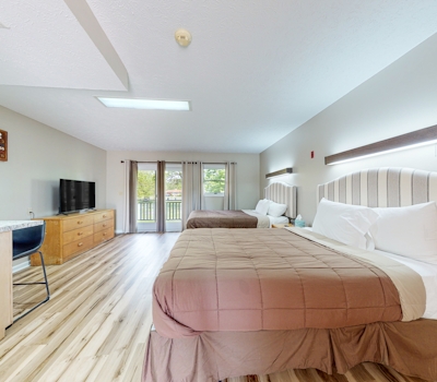 Walk to Douglas Lake・Dog Friendly W Peaceful Views