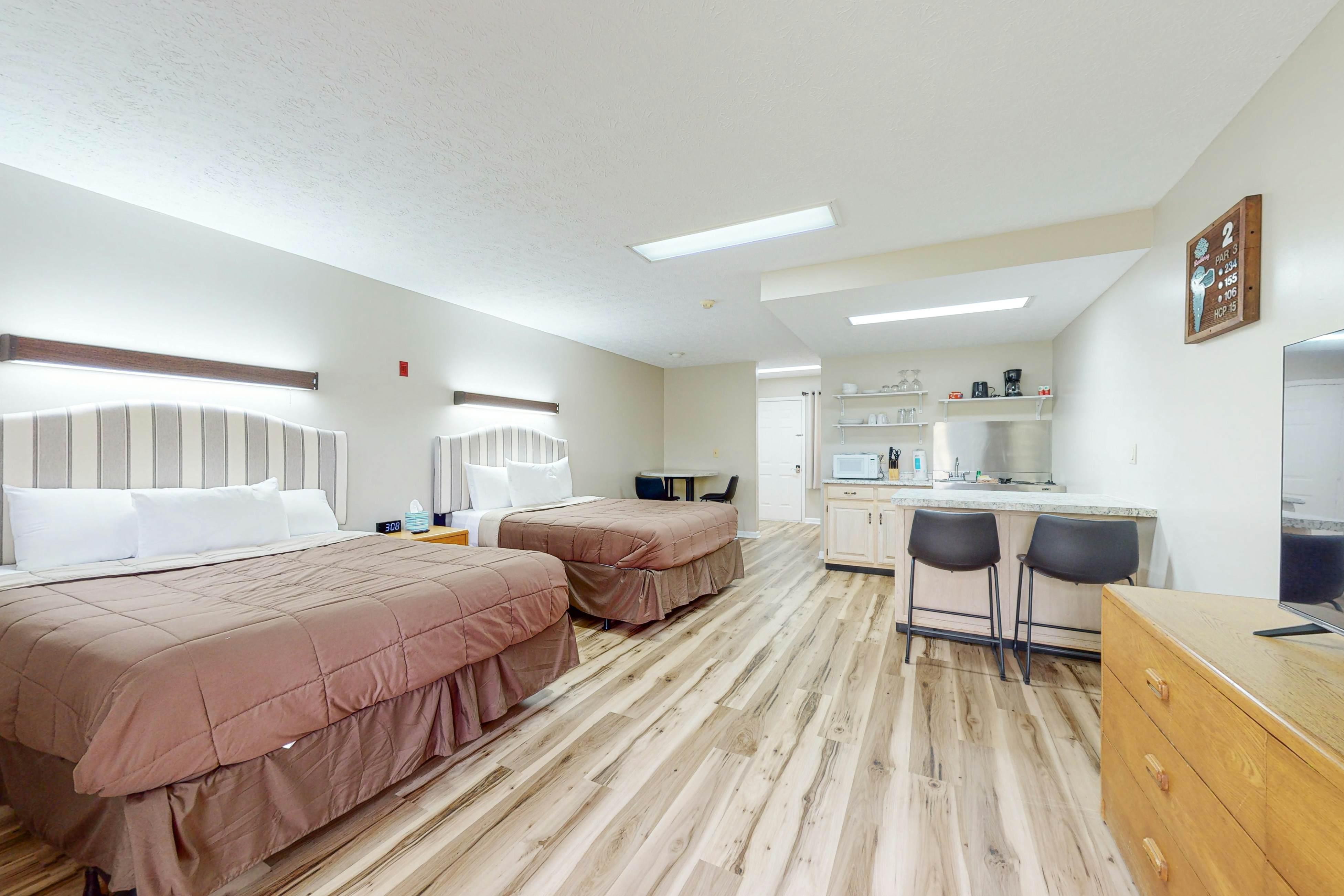 Walk to Douglas Lake・Dog Friendly W Peaceful Views