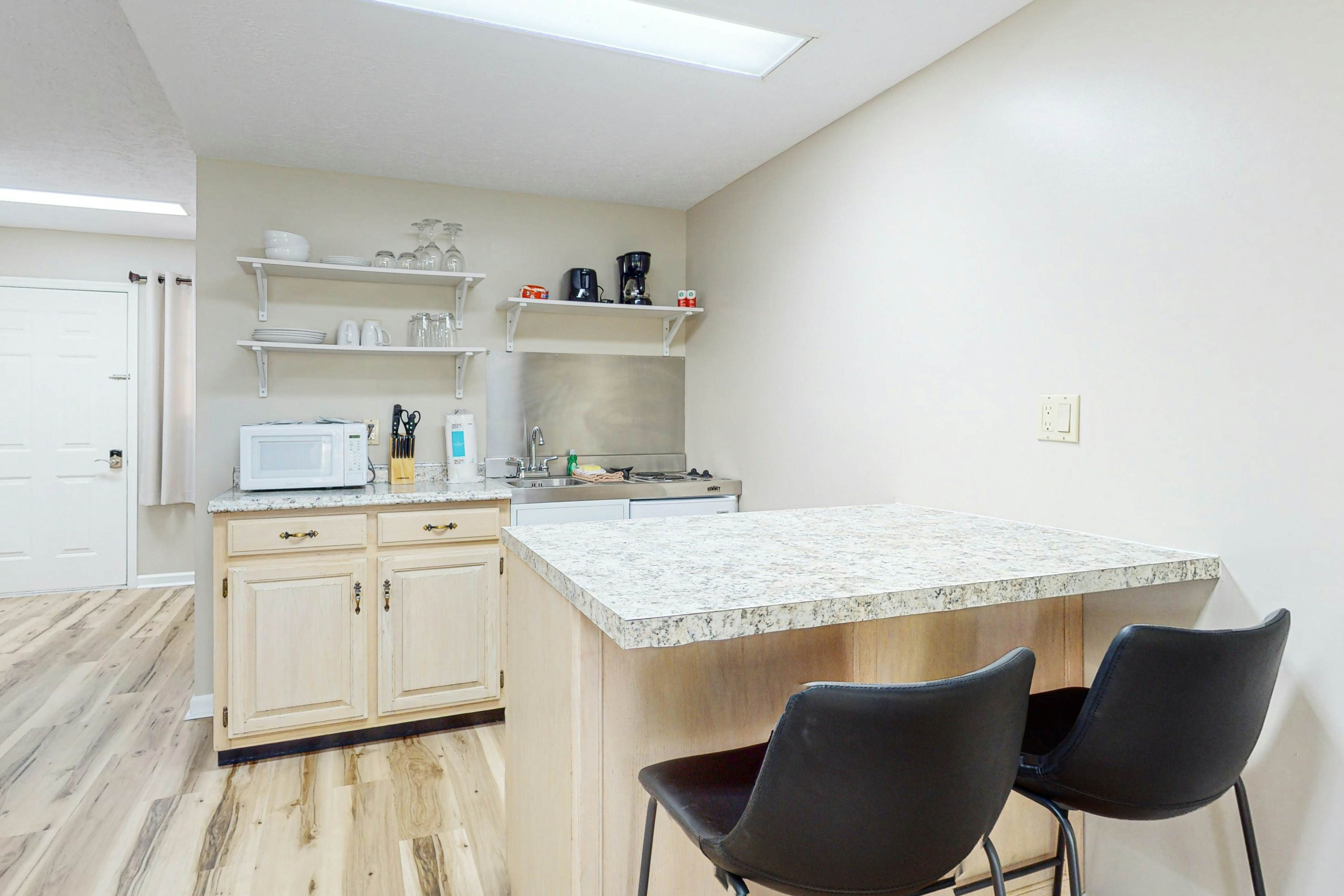 Walk to Douglas Lake・Dog Friendly W Peaceful Views