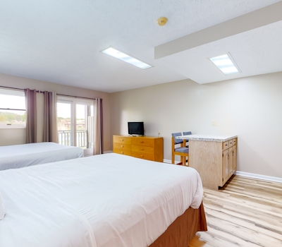 Serene Studio W Patio・Near Lake・Dog Friendly・Gym