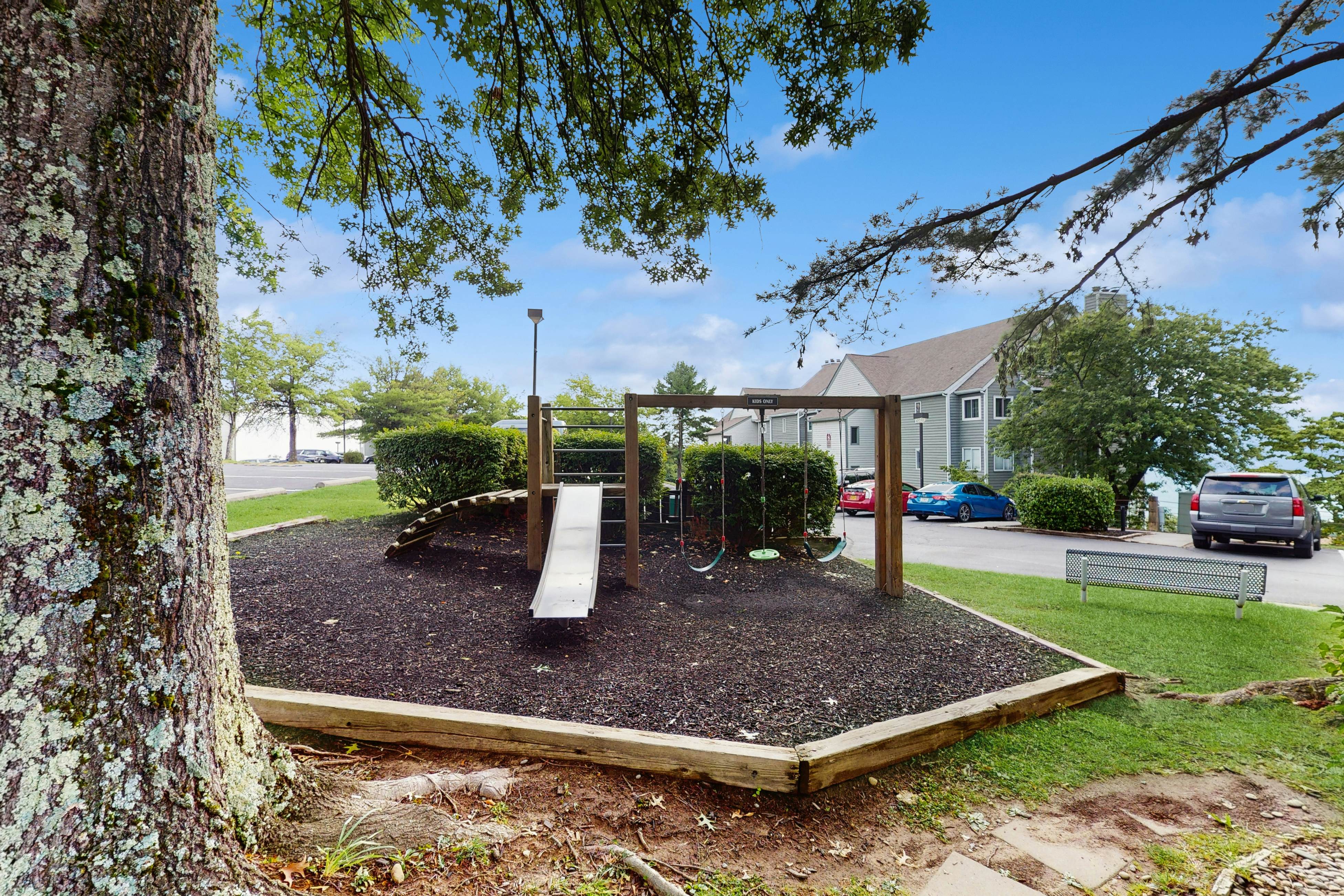 Lovely condo w/ free attraction tickets, outdoor pool, fireplace & balcony