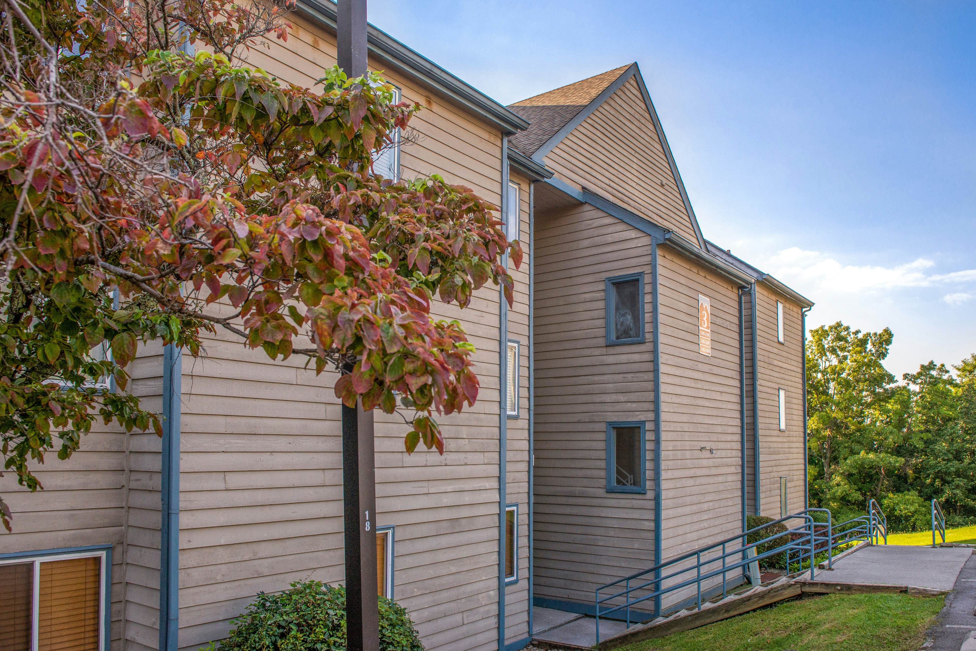 Lovely condo w/ free attraction tickets, outdoor pool, fireplace & balcony