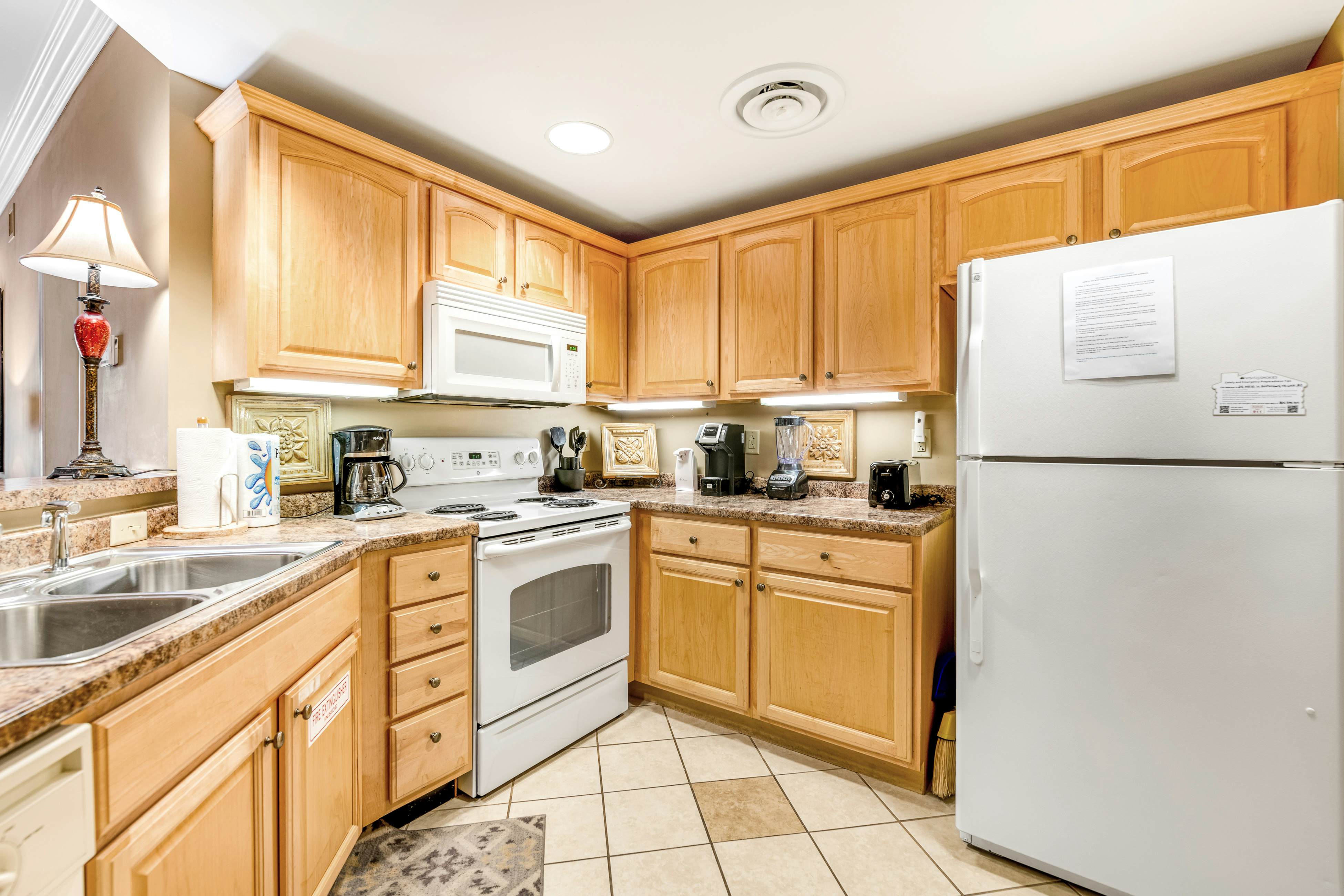 Elegant Condo, Sleeps 6・Jetted Tub・Near Downtown