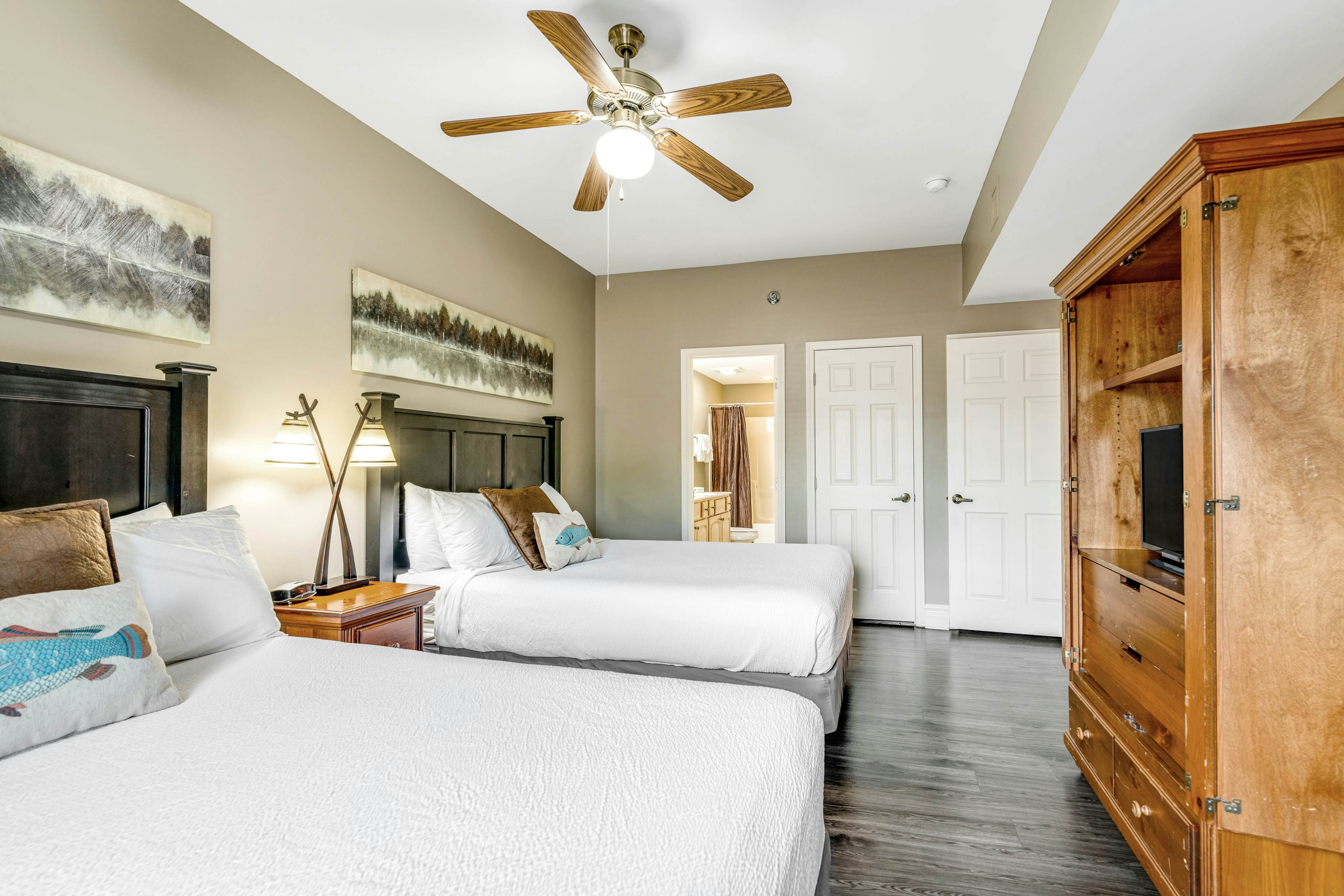 Elegant Condo, Sleeps 6・Jetted Tub・Near Downtown