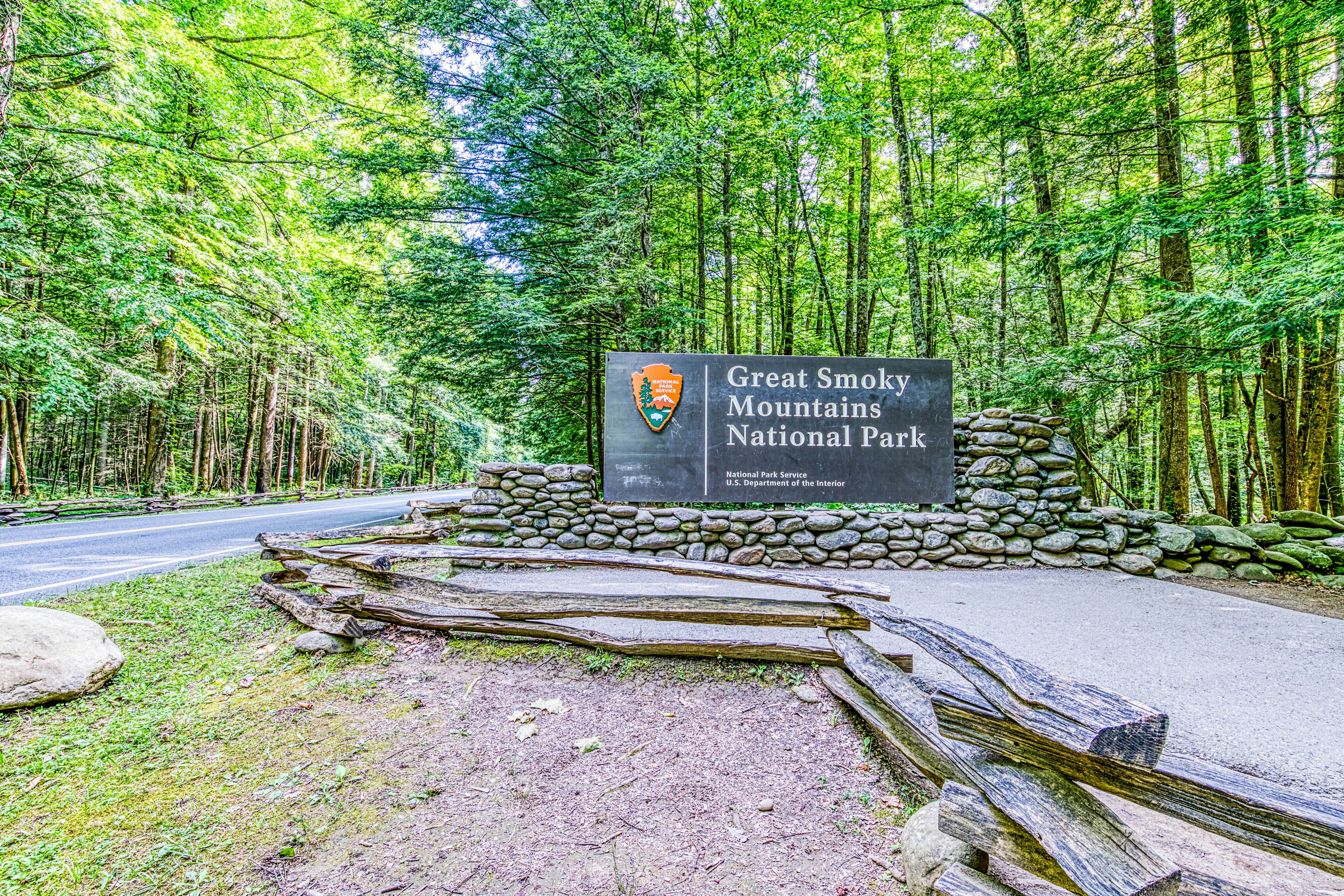 Homey Condo, Sleeps 8・Near Downtown・Jetted Tub・Gym