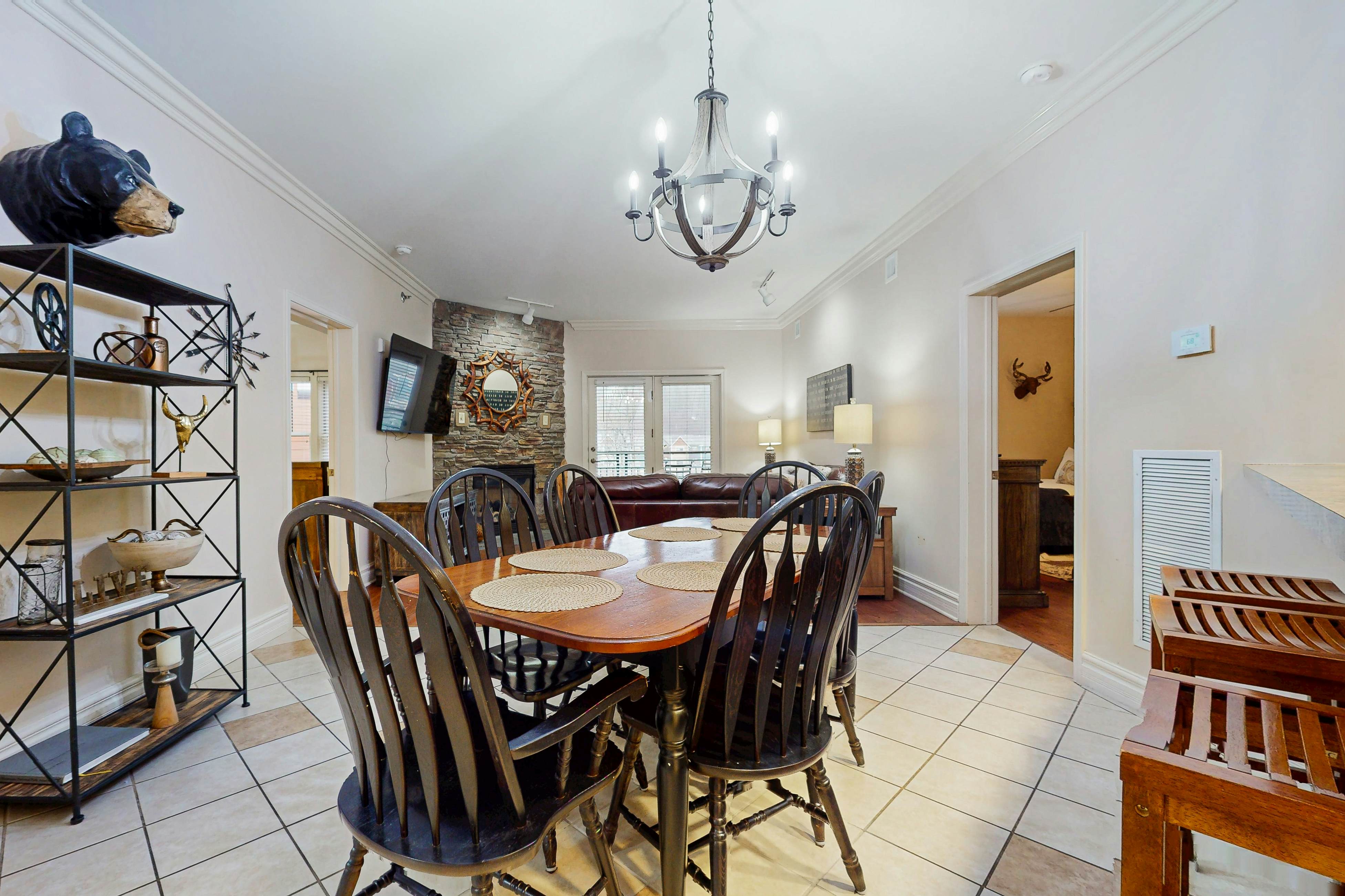 Walkable Luxury Condo, Sleeps 6・Balcony・Jetted tub