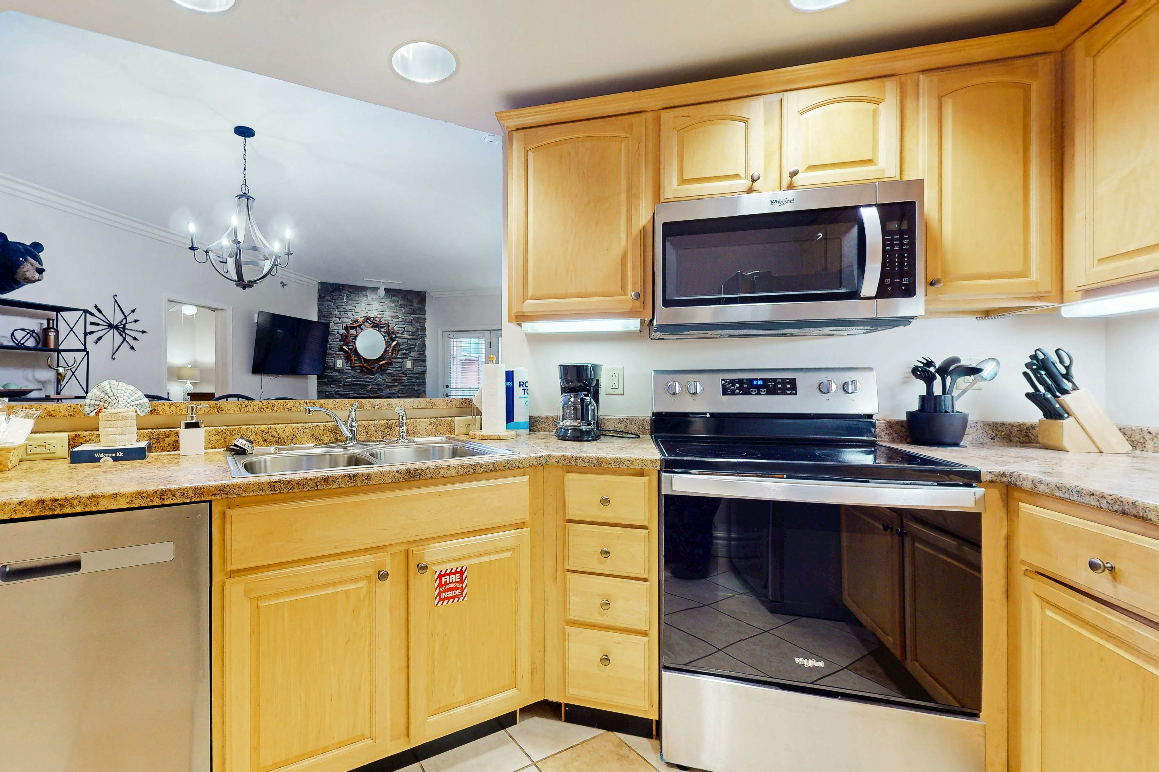 Walkable Luxury Condo, Sleeps 6・Balcony・Jetted tub