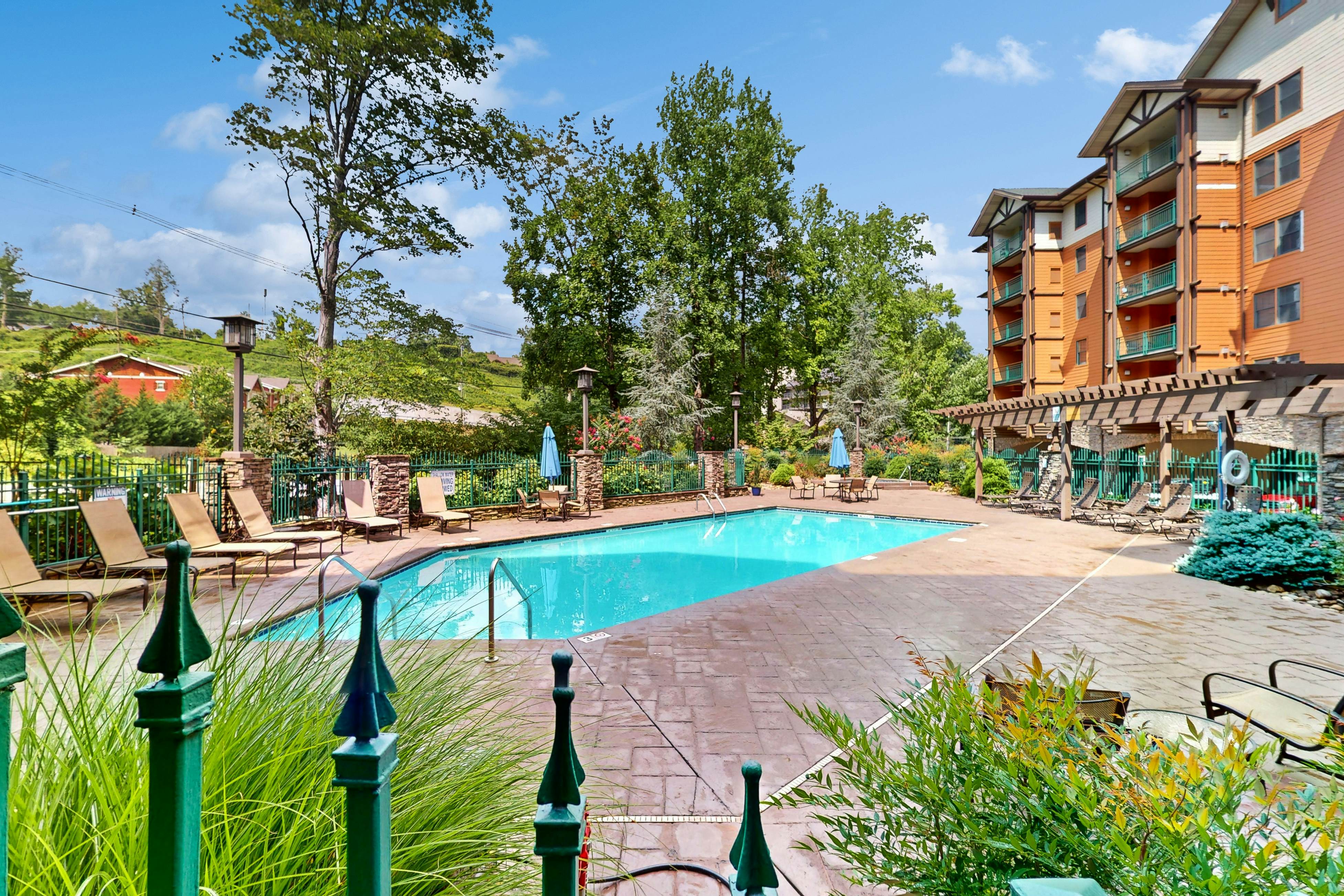 Walkable Luxury Condo, Sleeps 6・Balcony・Jetted tub