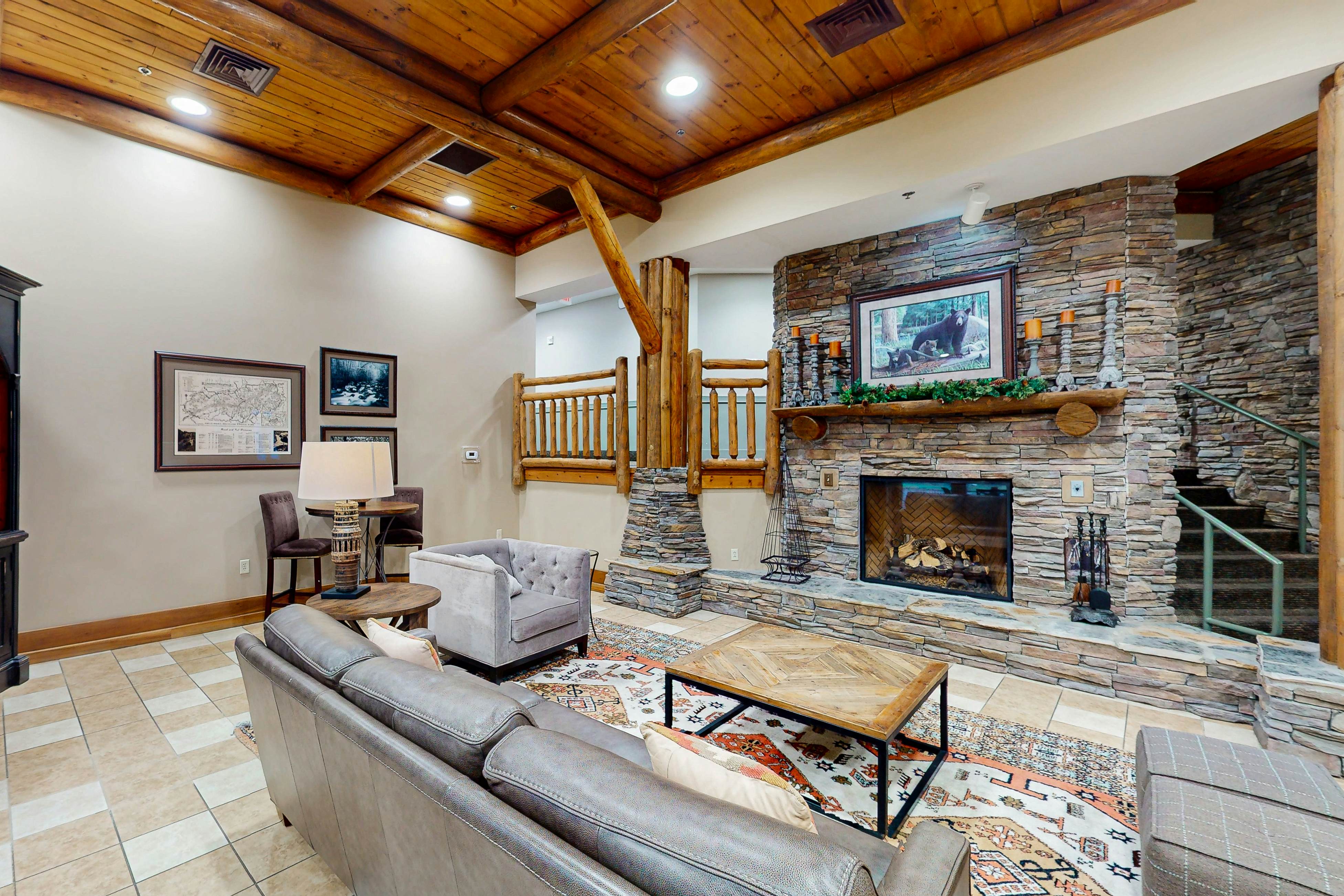 Walkable Luxury Condo, Sleeps 6・Balcony・Jetted tub