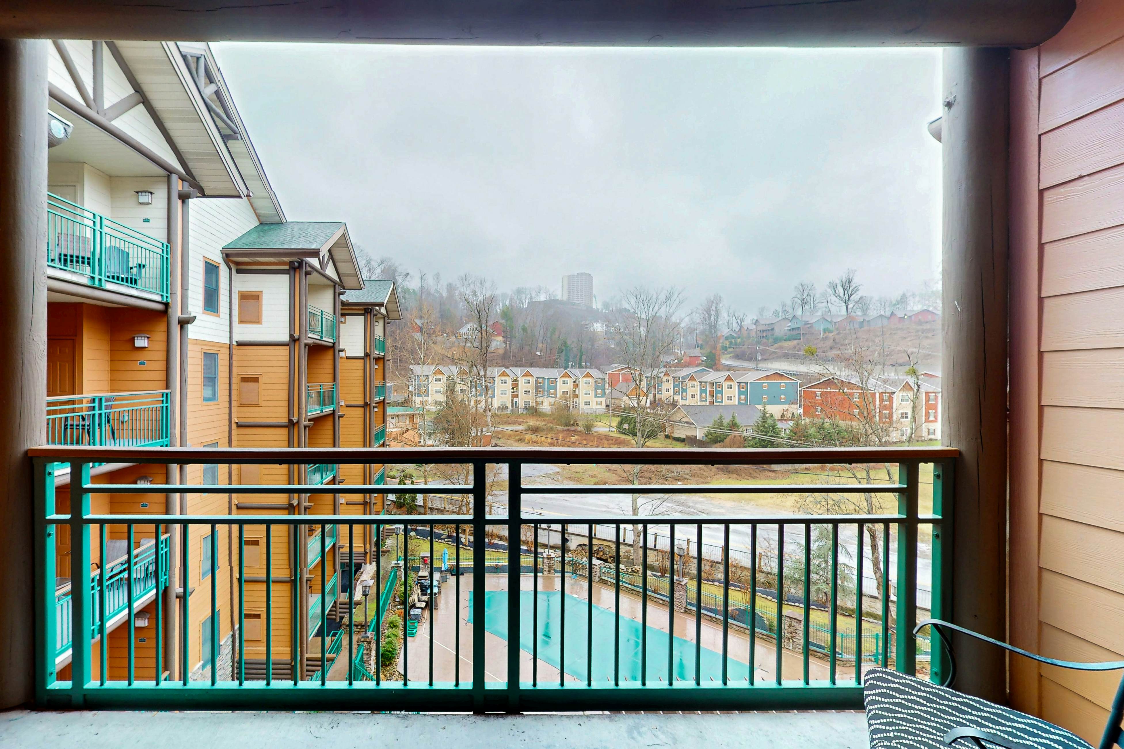 Walkable Luxury Condo, Sleeps 6・Balcony・Jetted tub