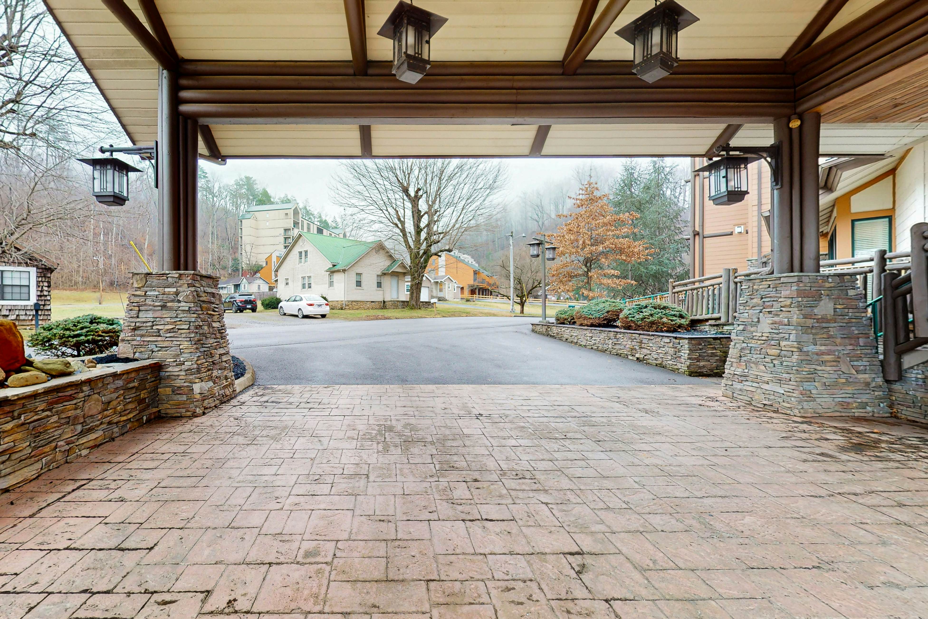 Walkable Luxury Condo, Sleeps 6・Balcony・Jetted tub