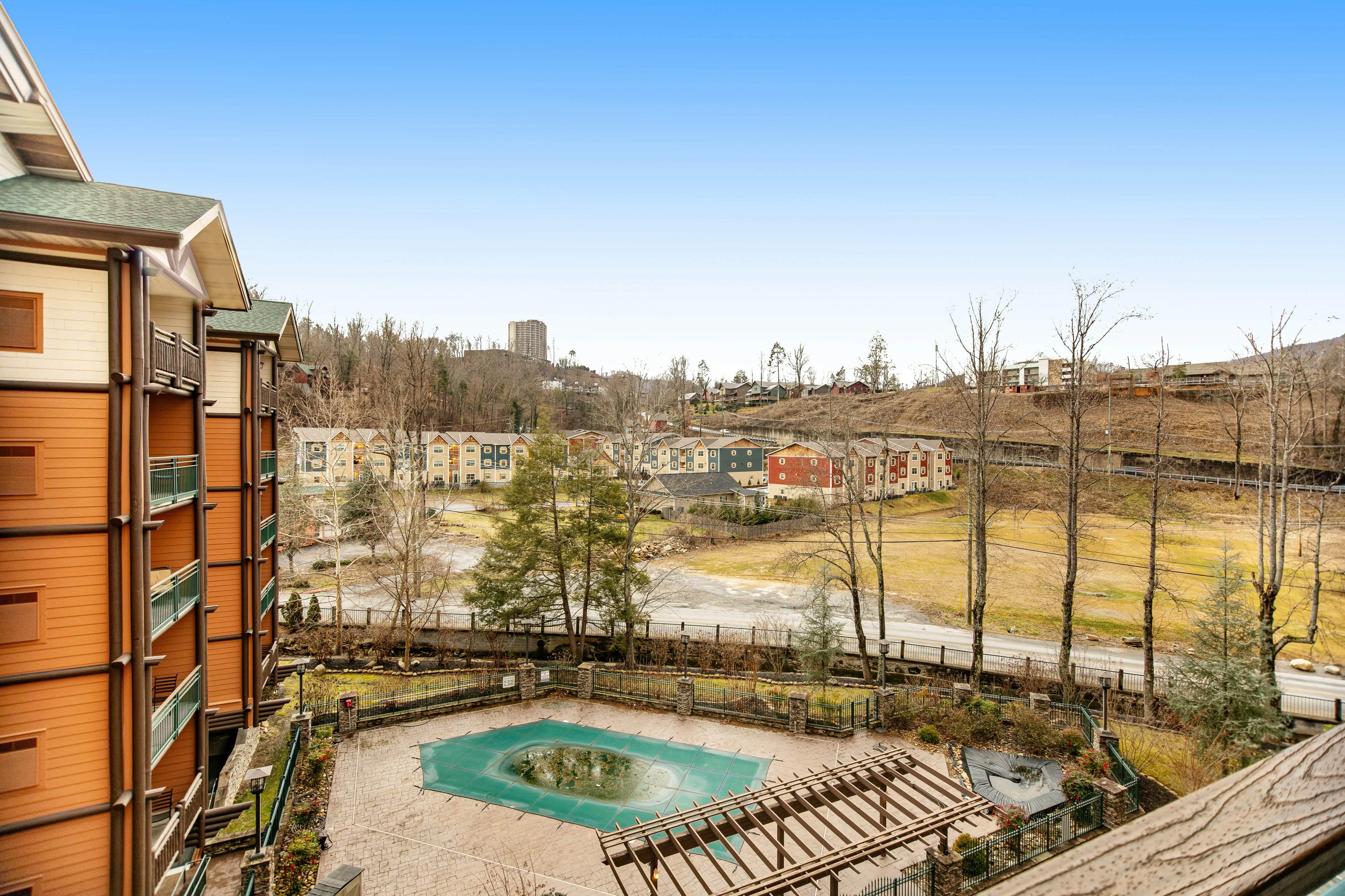 Walkable Luxury Condo, Sleeps 6・Balcony・Jetted tub